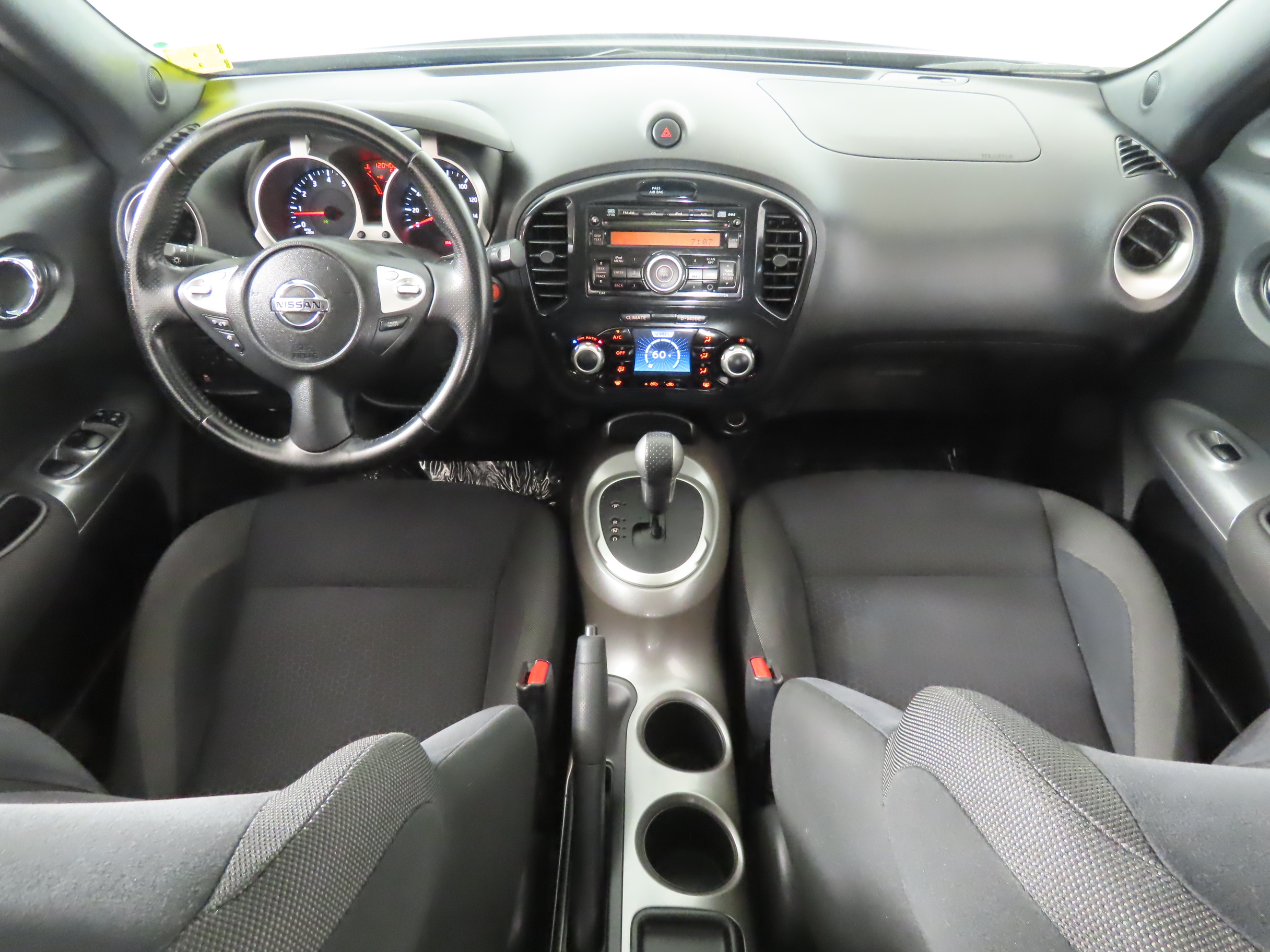 2011 Nissan Juke SV 10