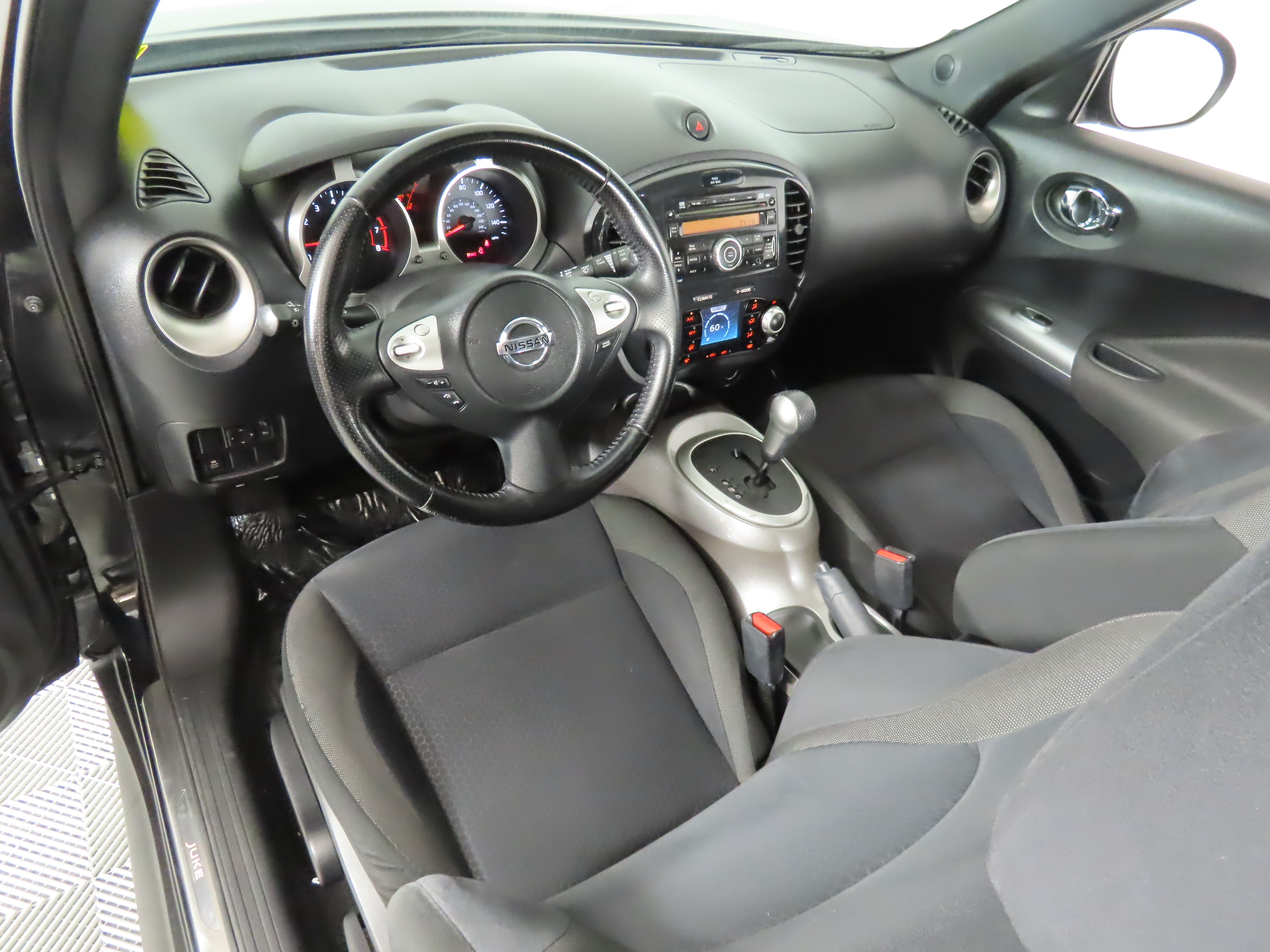 2011 Nissan Juke SV 31