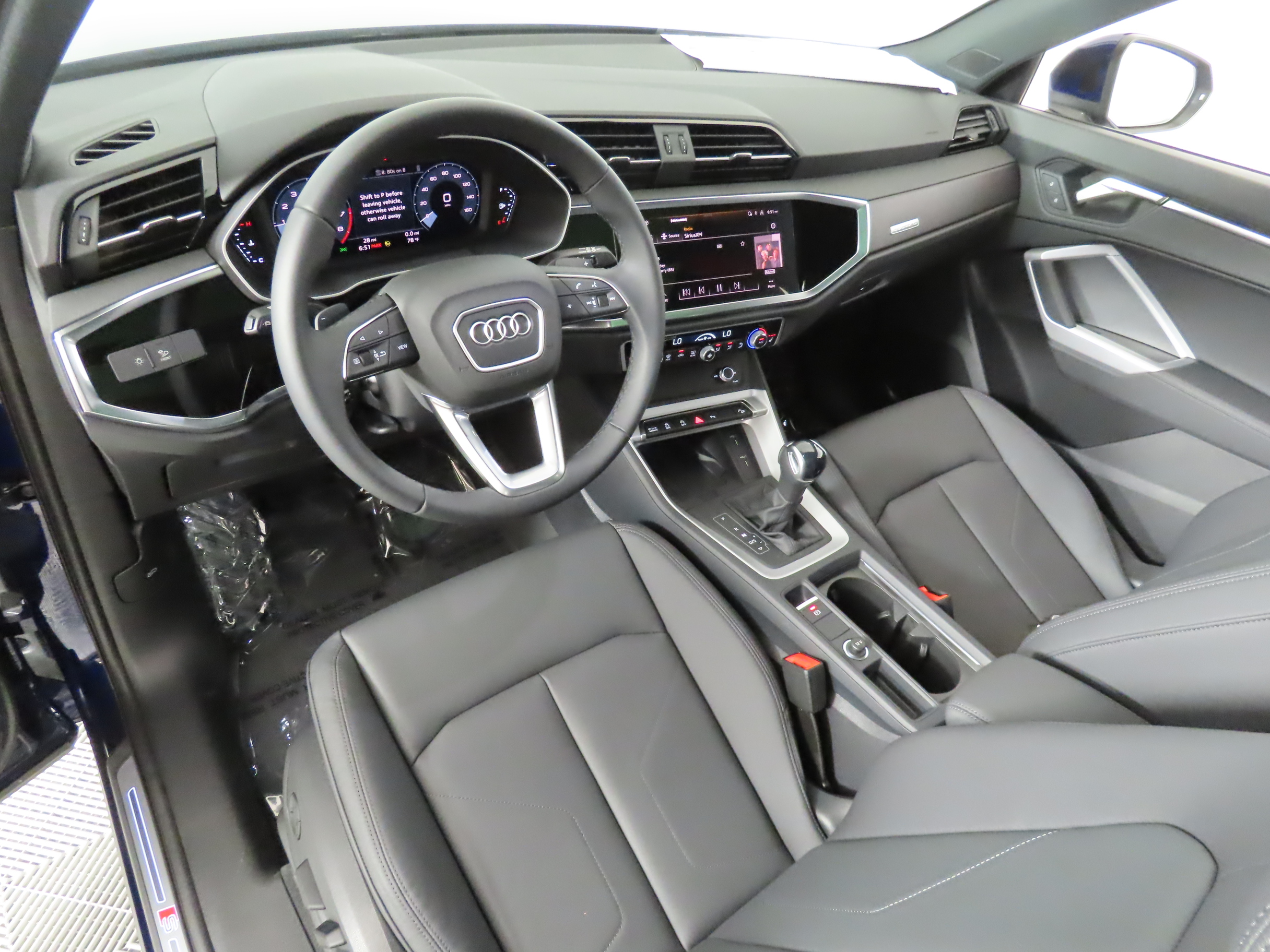 2024 Audi Q3  36