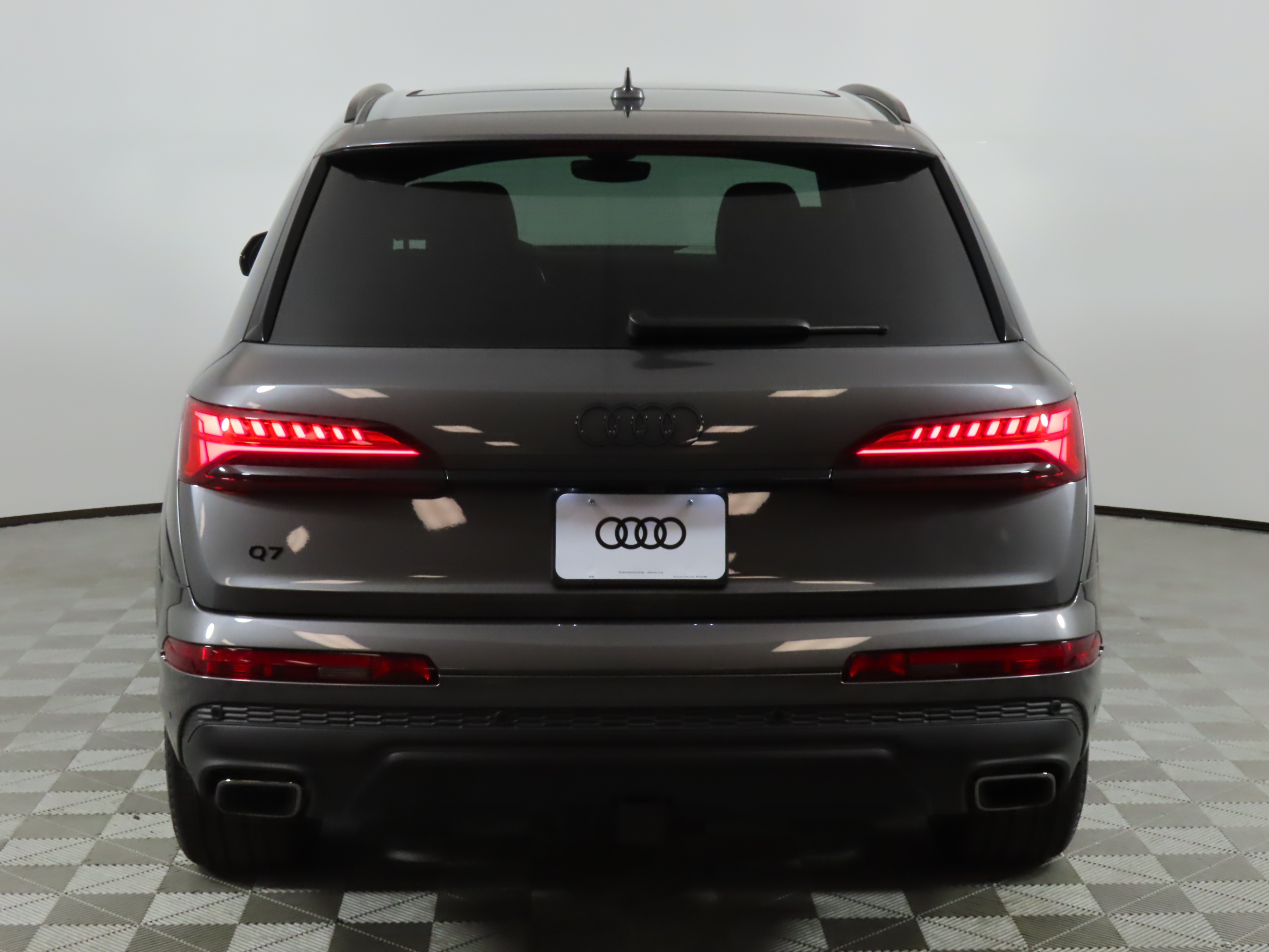 2025 Audi Q7  4