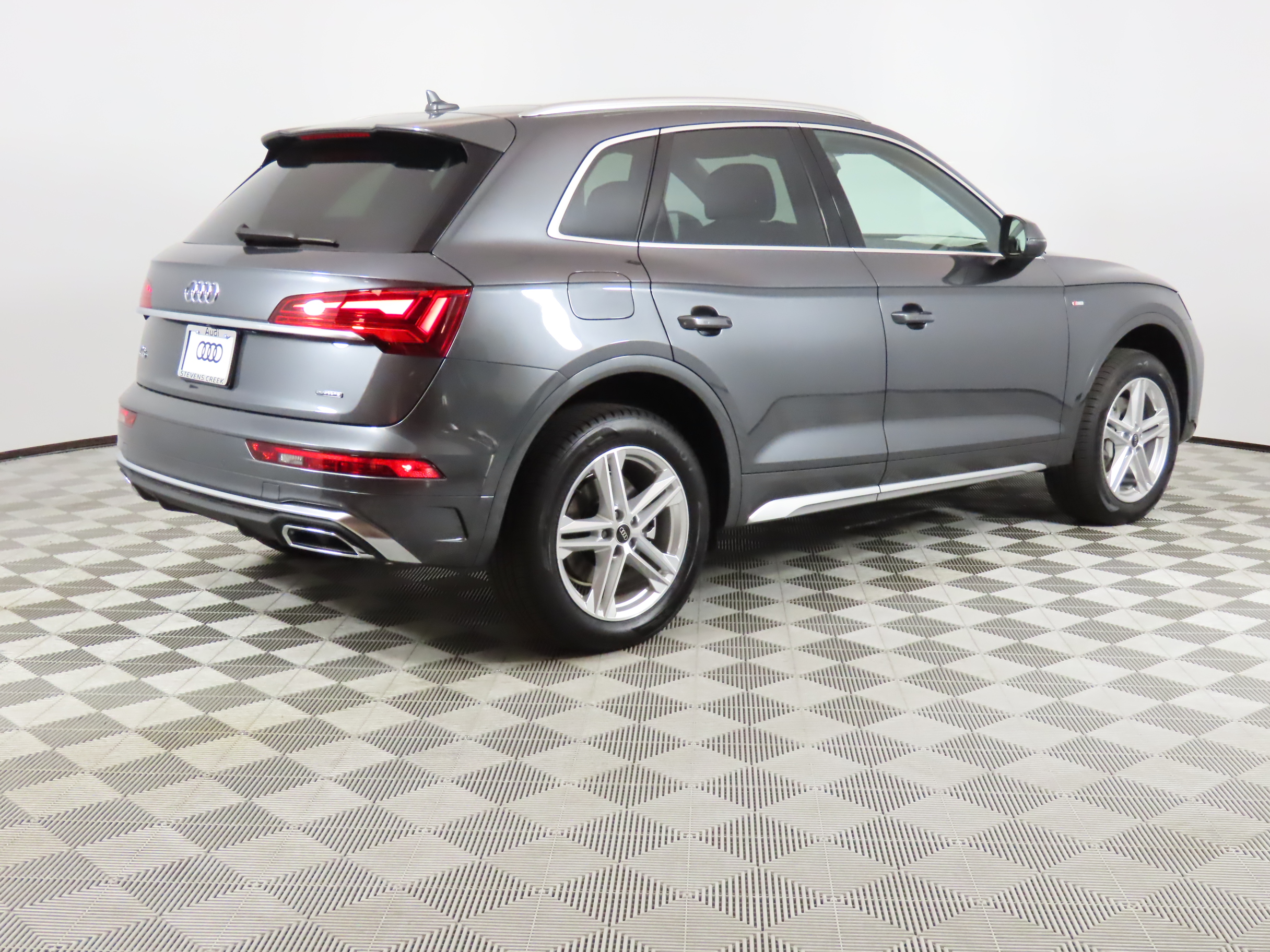 2024 Audi Q5 e  5