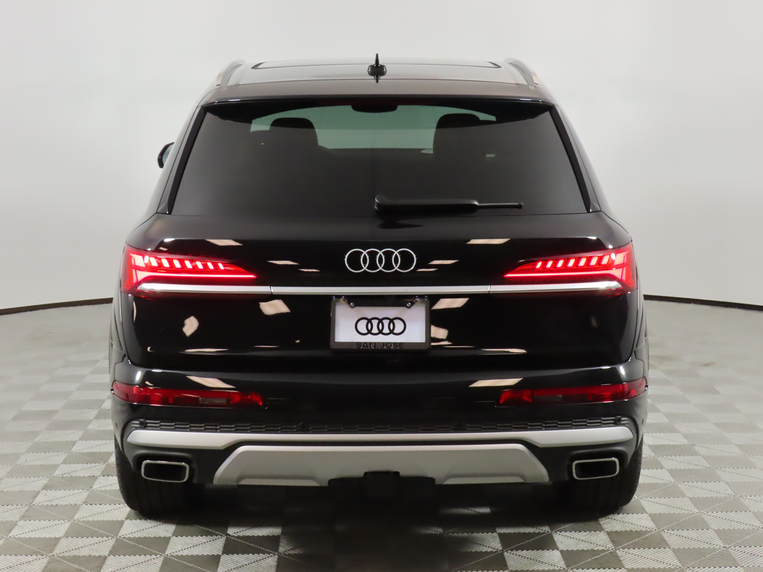 2025 Audi Q7  4