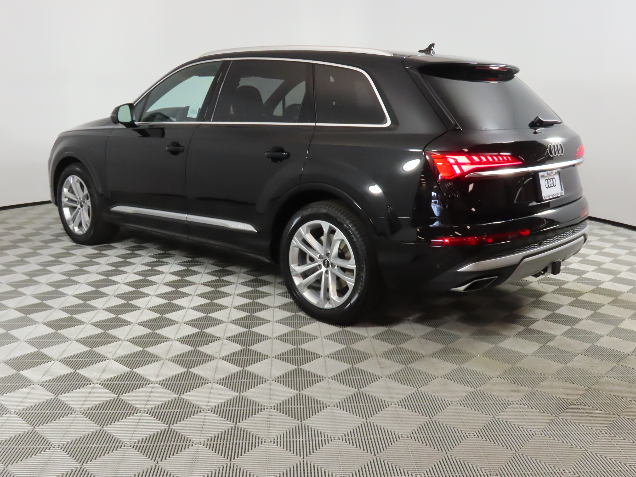 2025 Audi Q7  3