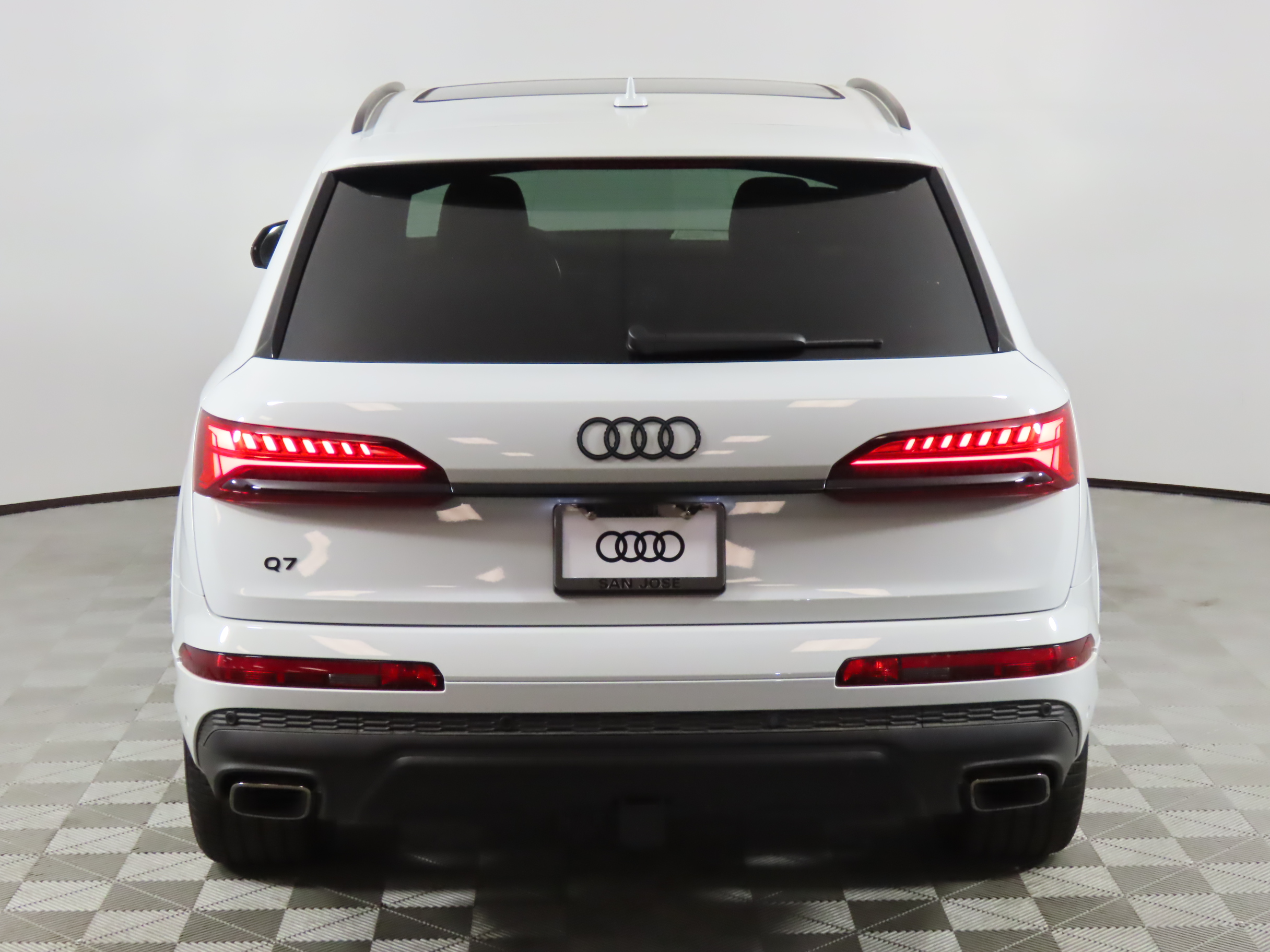 2025 Audi Q7  4