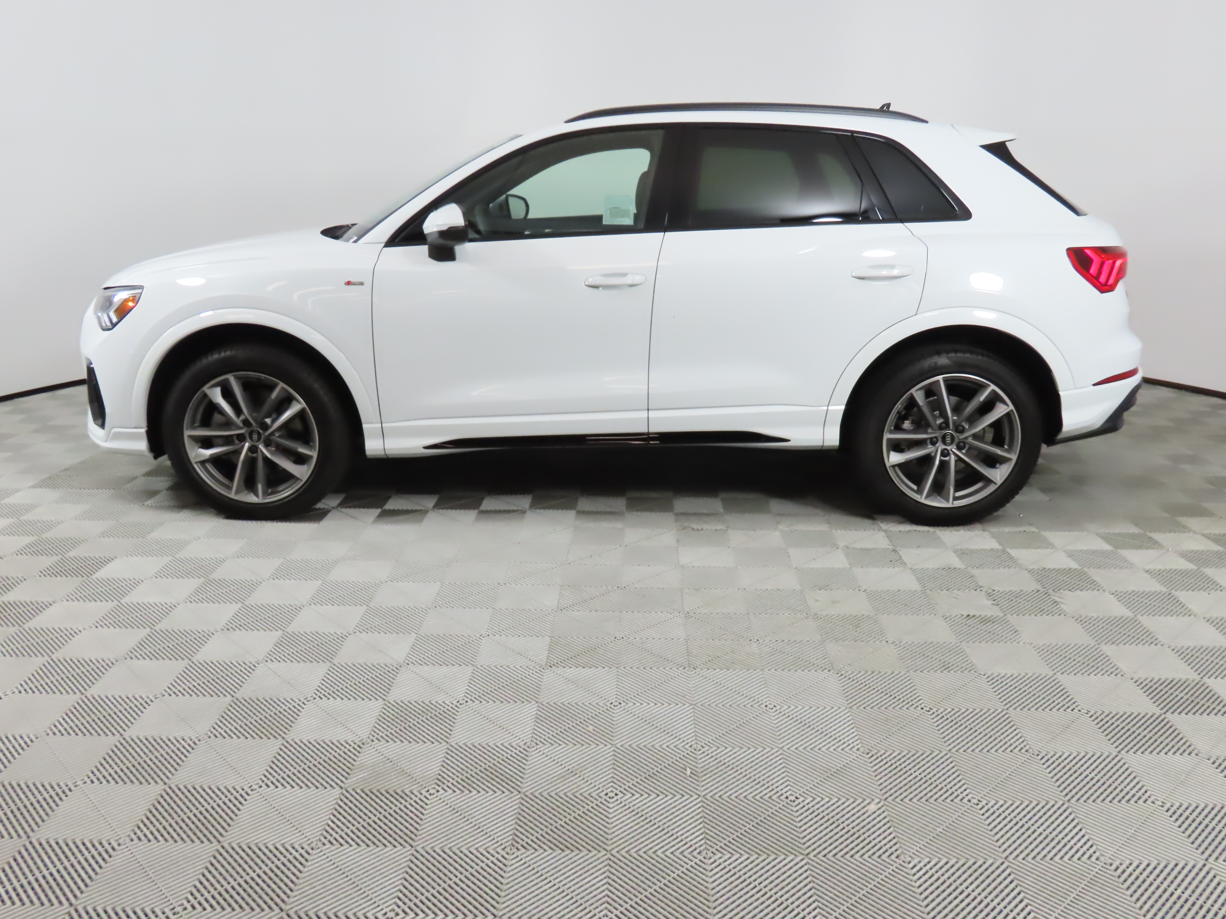 2024 Audi Q3  2