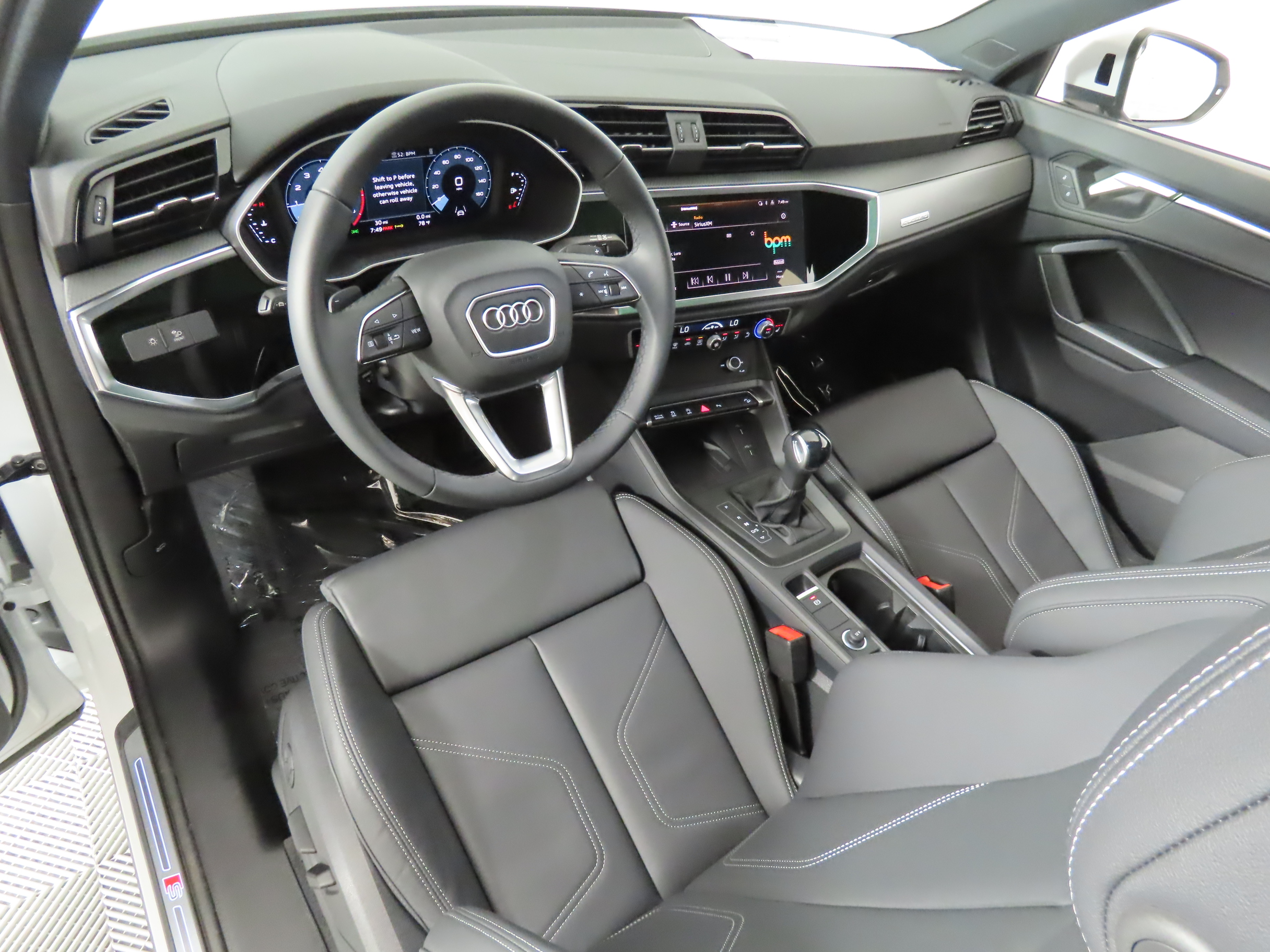 2024 Audi Q3  36