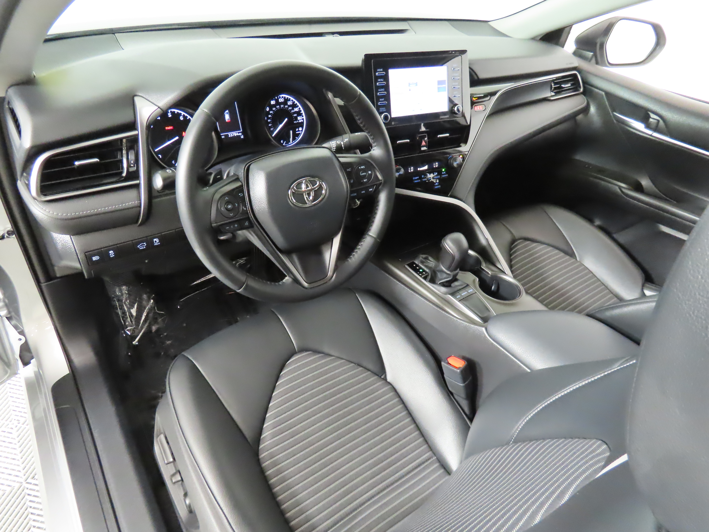 2022 Toyota Camry SE Nightshade 32