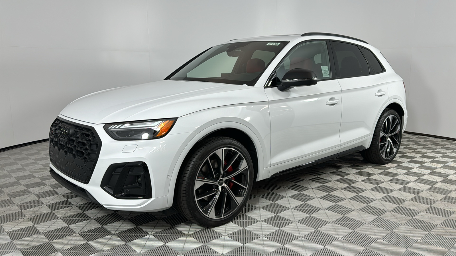 2024 Audi SQ5  1