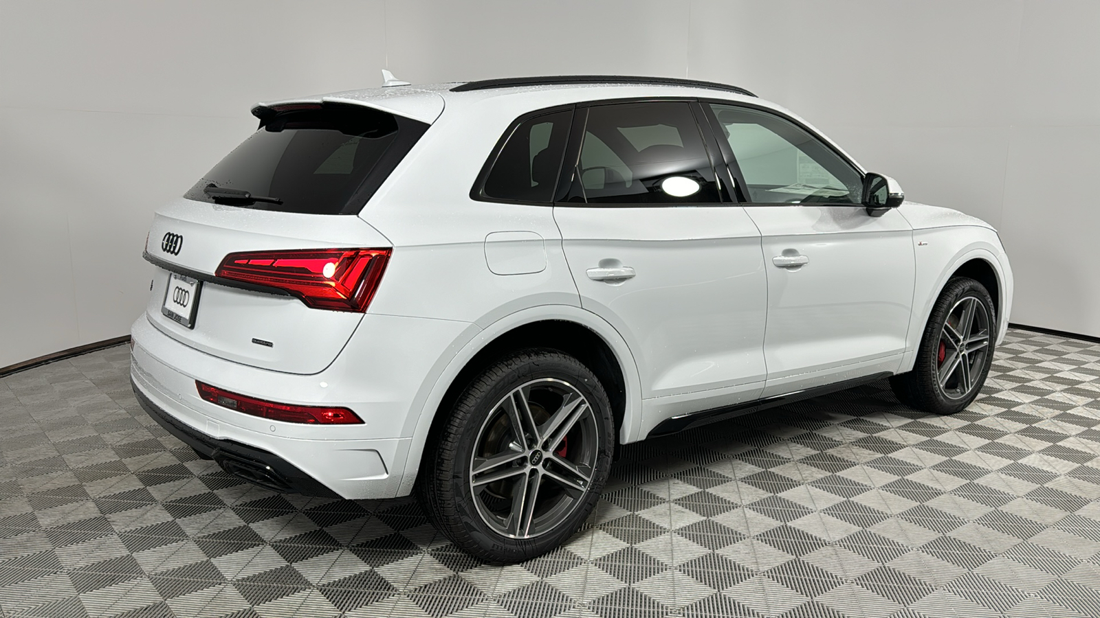 2024 Audi Q5 e  5