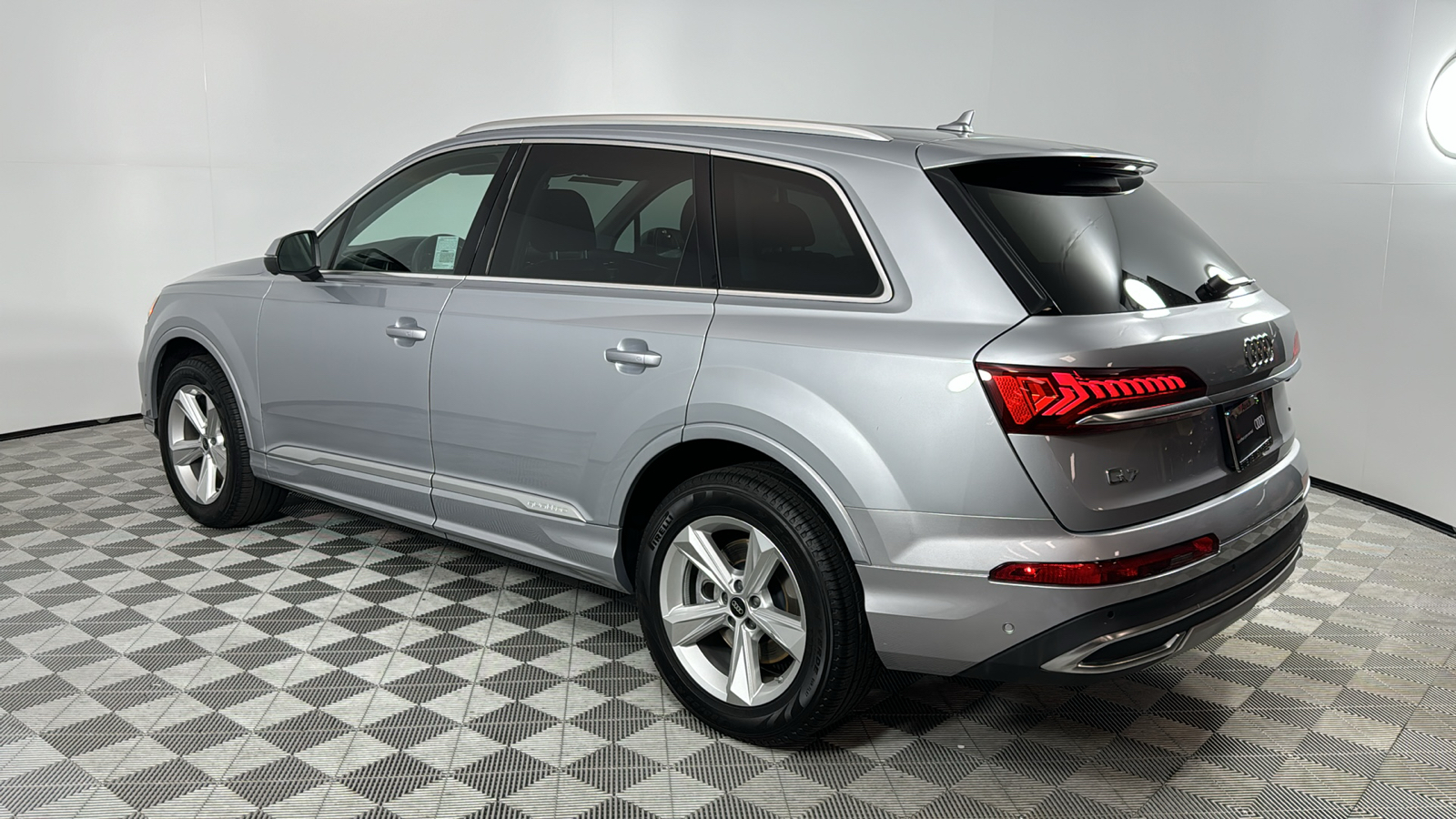 2022 Audi Q7 45 Premium 3