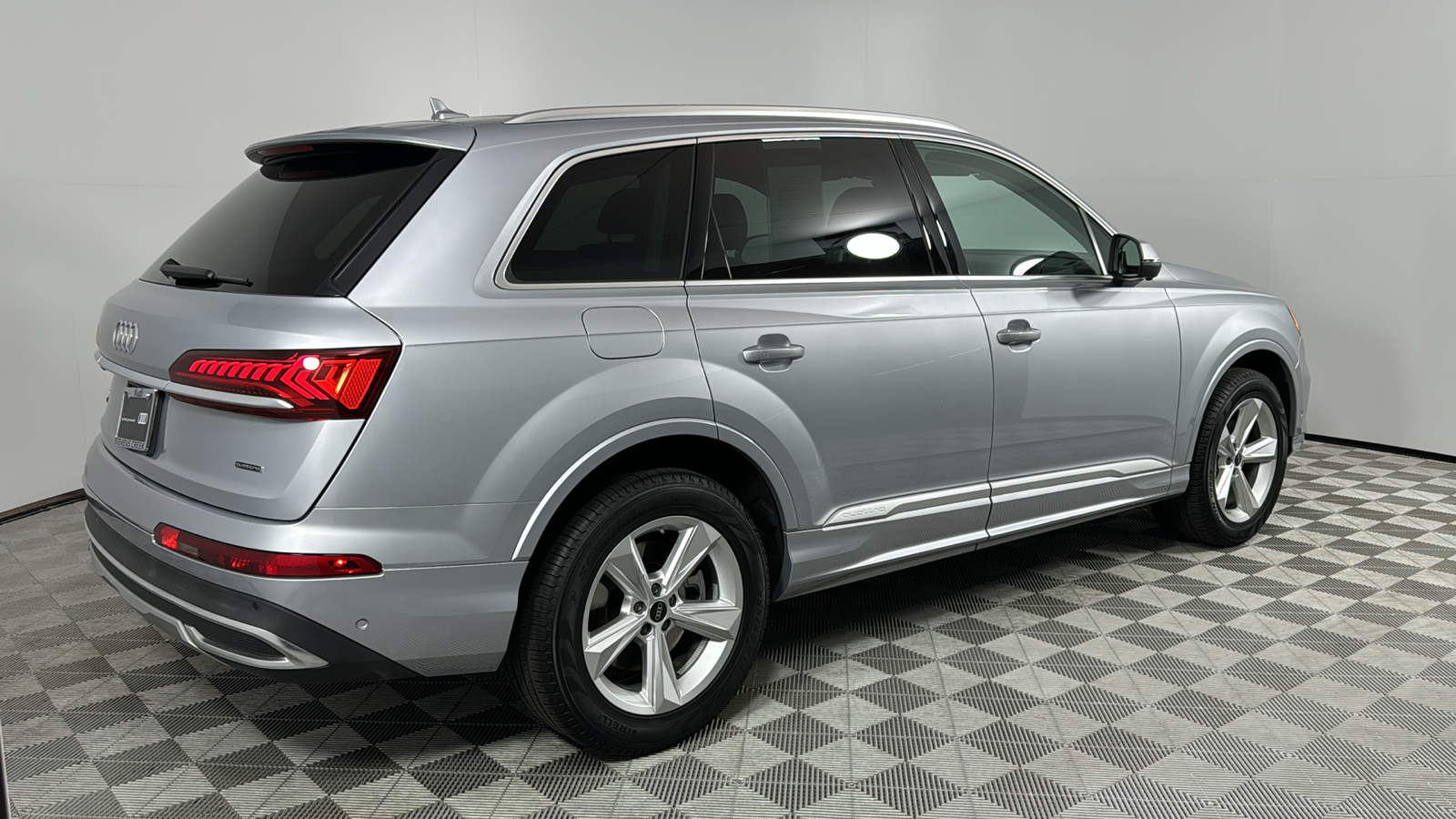 2022 Audi Q7 45 Premium 5