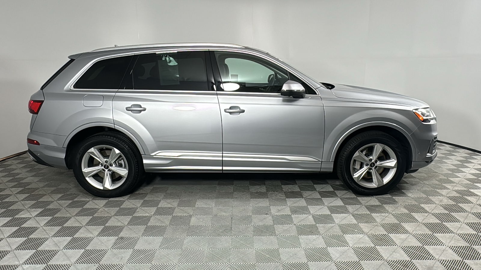 2022 Audi Q7 45 Premium 6