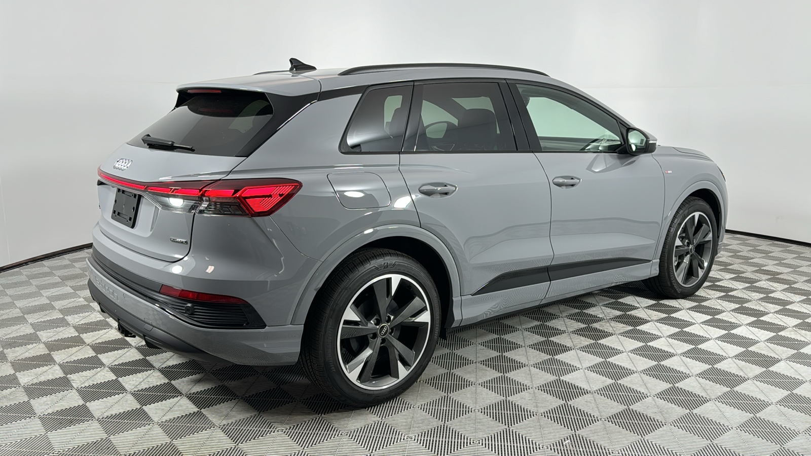 2024 Audi Q4 e-tron  5