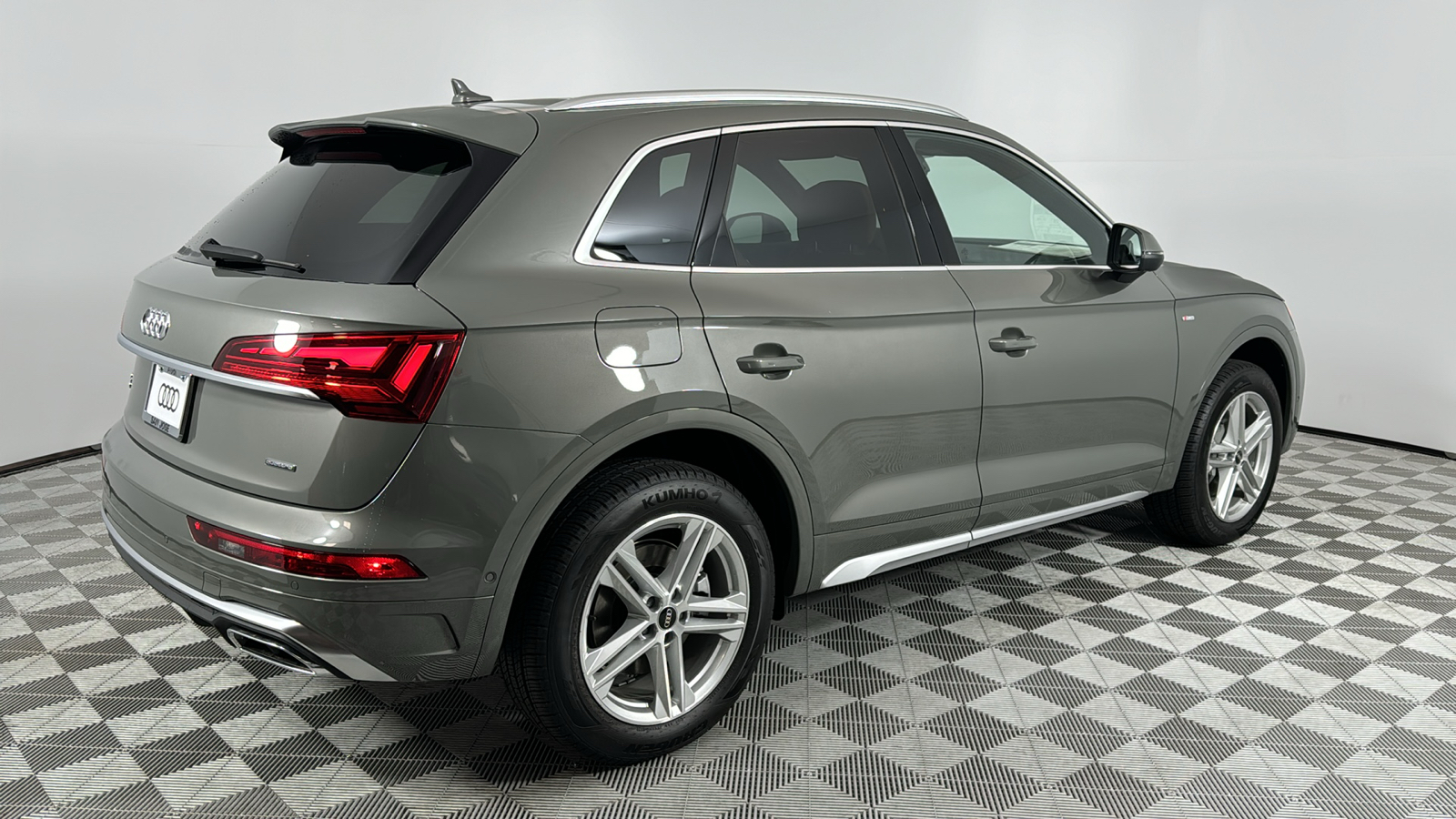 2024 Audi Q5 e  5