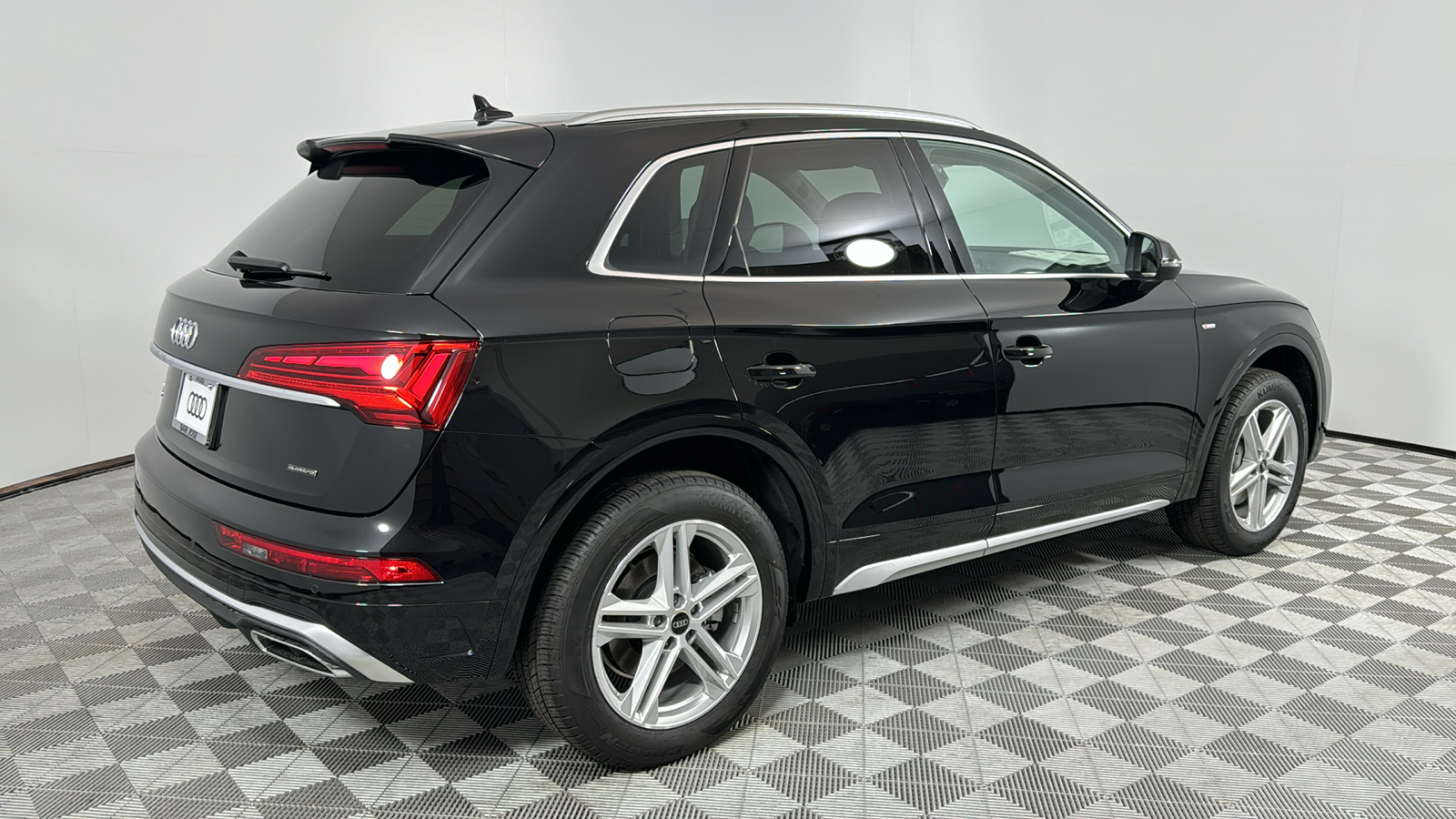 2024 Audi Q5 e  5