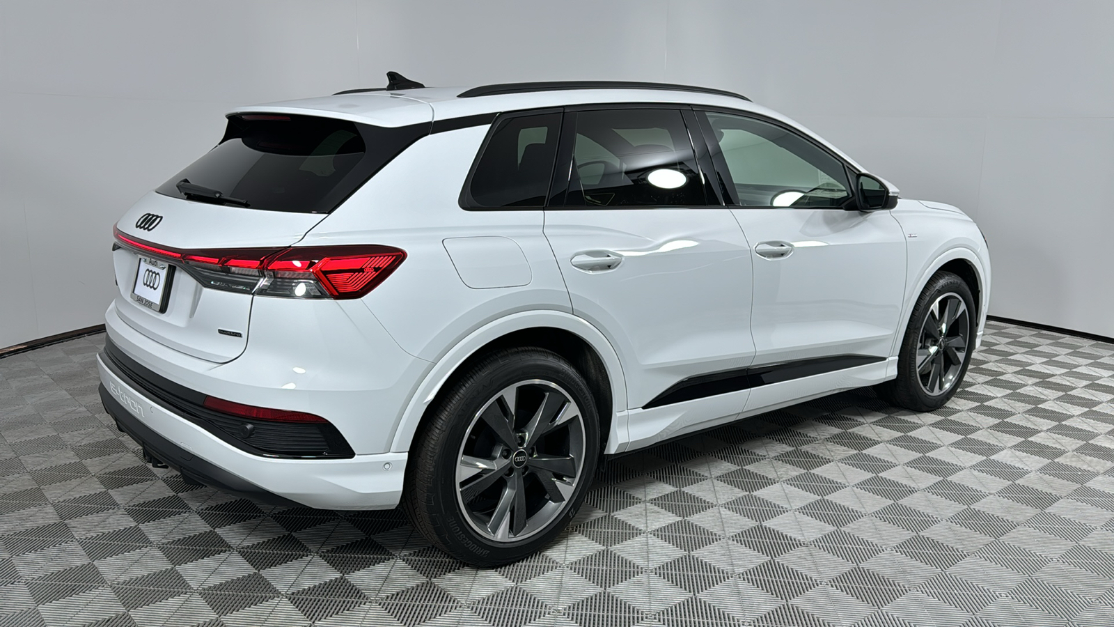 2024 Audi Q4 e-tron  5