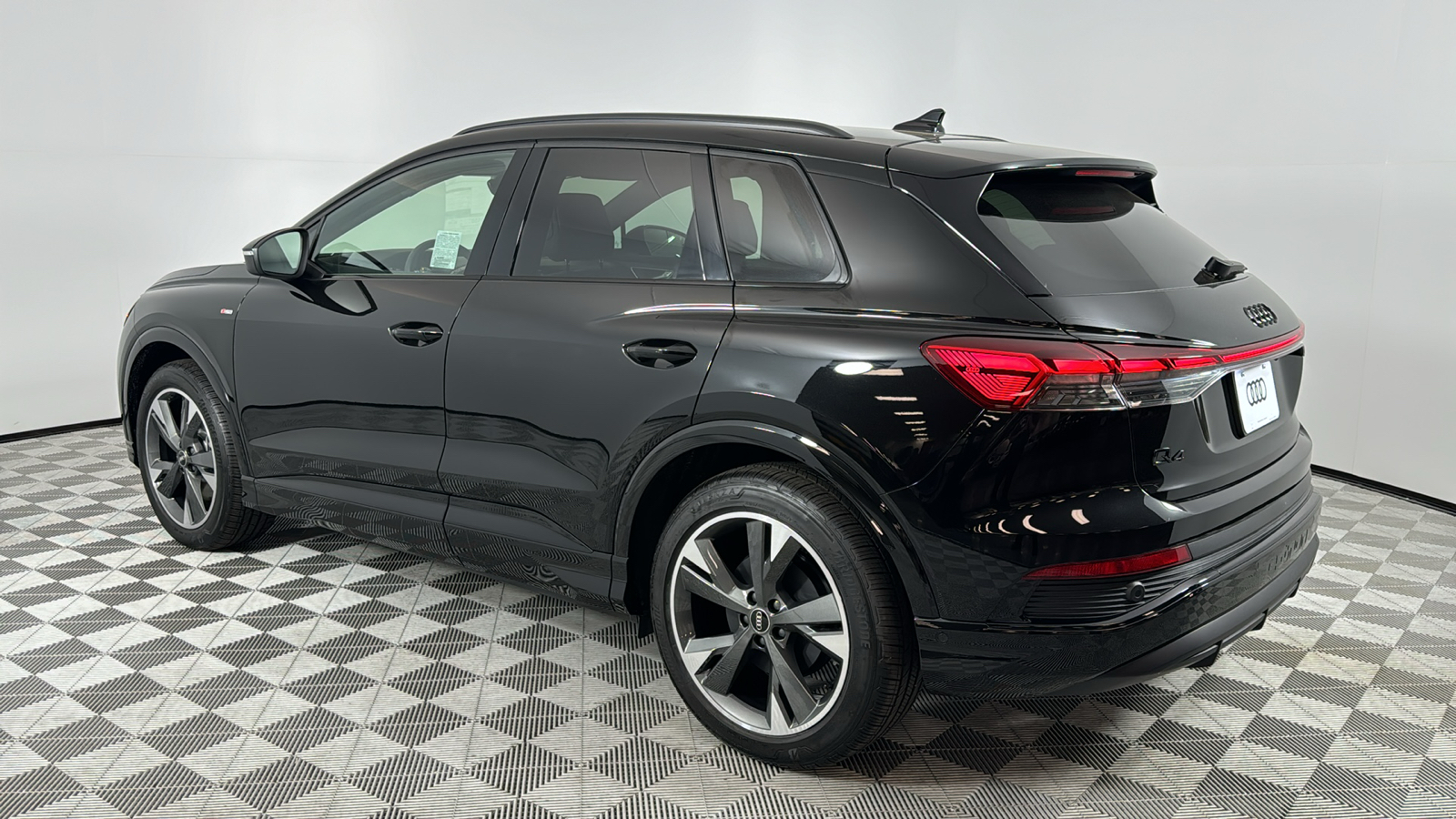 2024 Audi Q4 e-tron  3