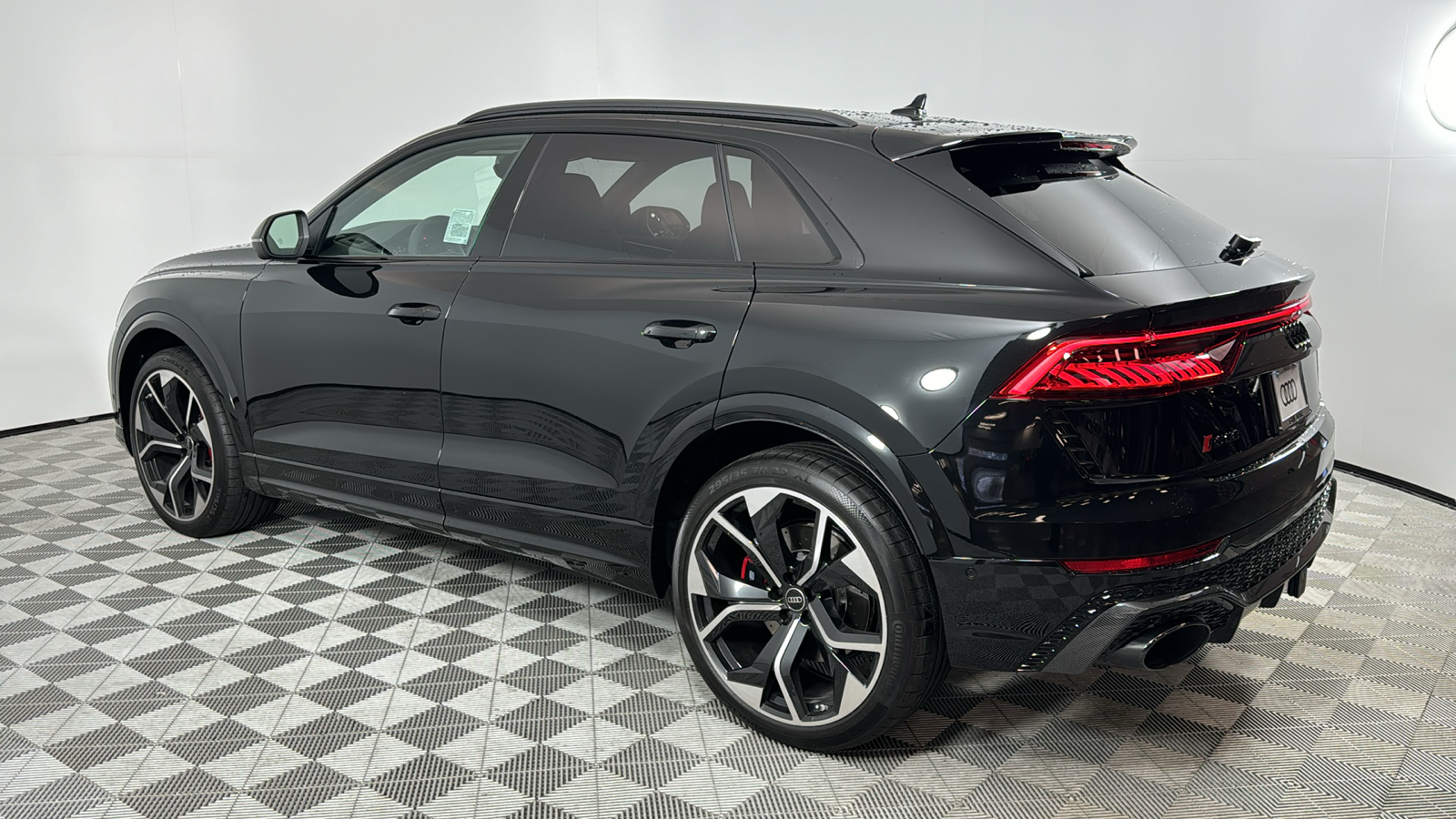 2024 Audi RS Q8 4.0T 3