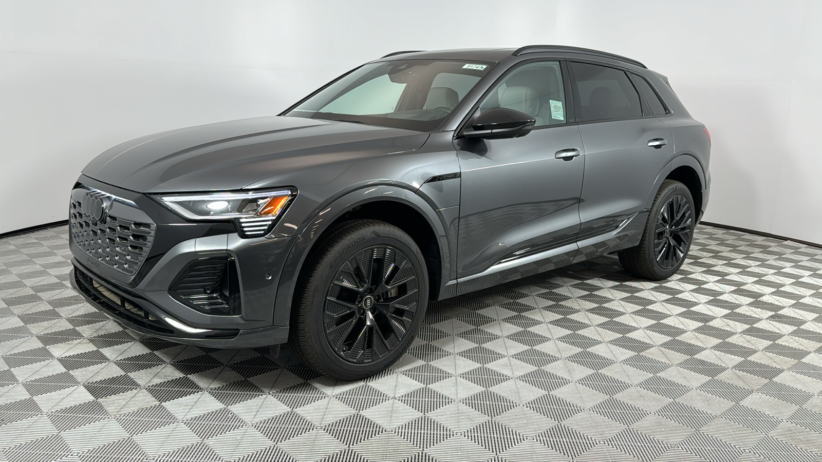 2024 Audi Q8 e-tron  1