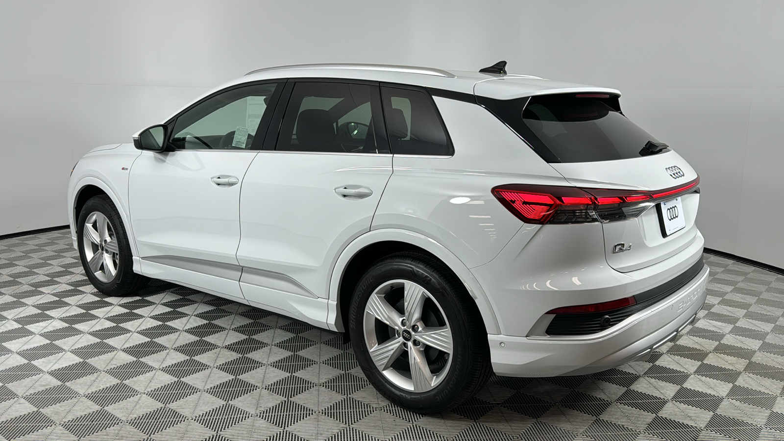 2024 Audi Q4 e-tron  3