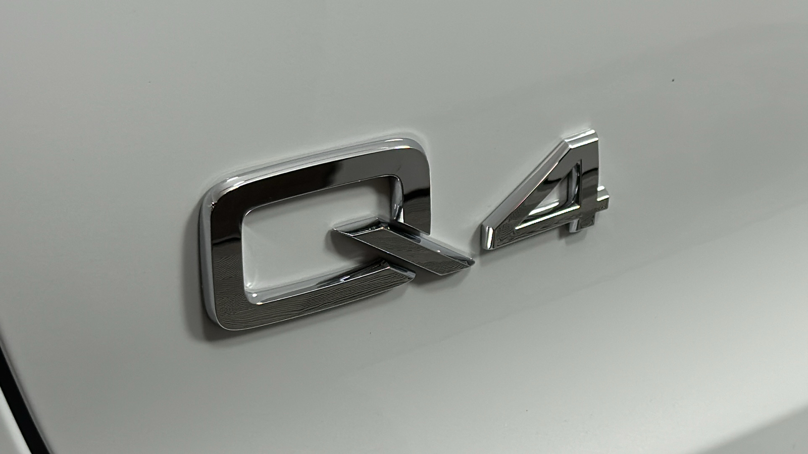 2024 Audi Q4 e-tron  9