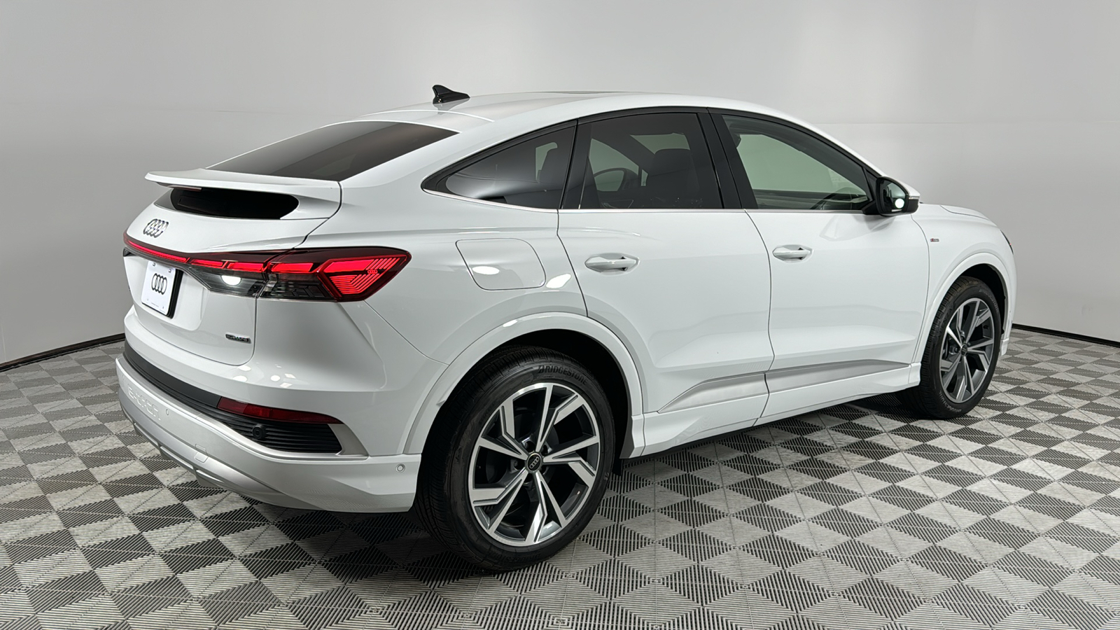 2024 Audi Q4 e-tron  5