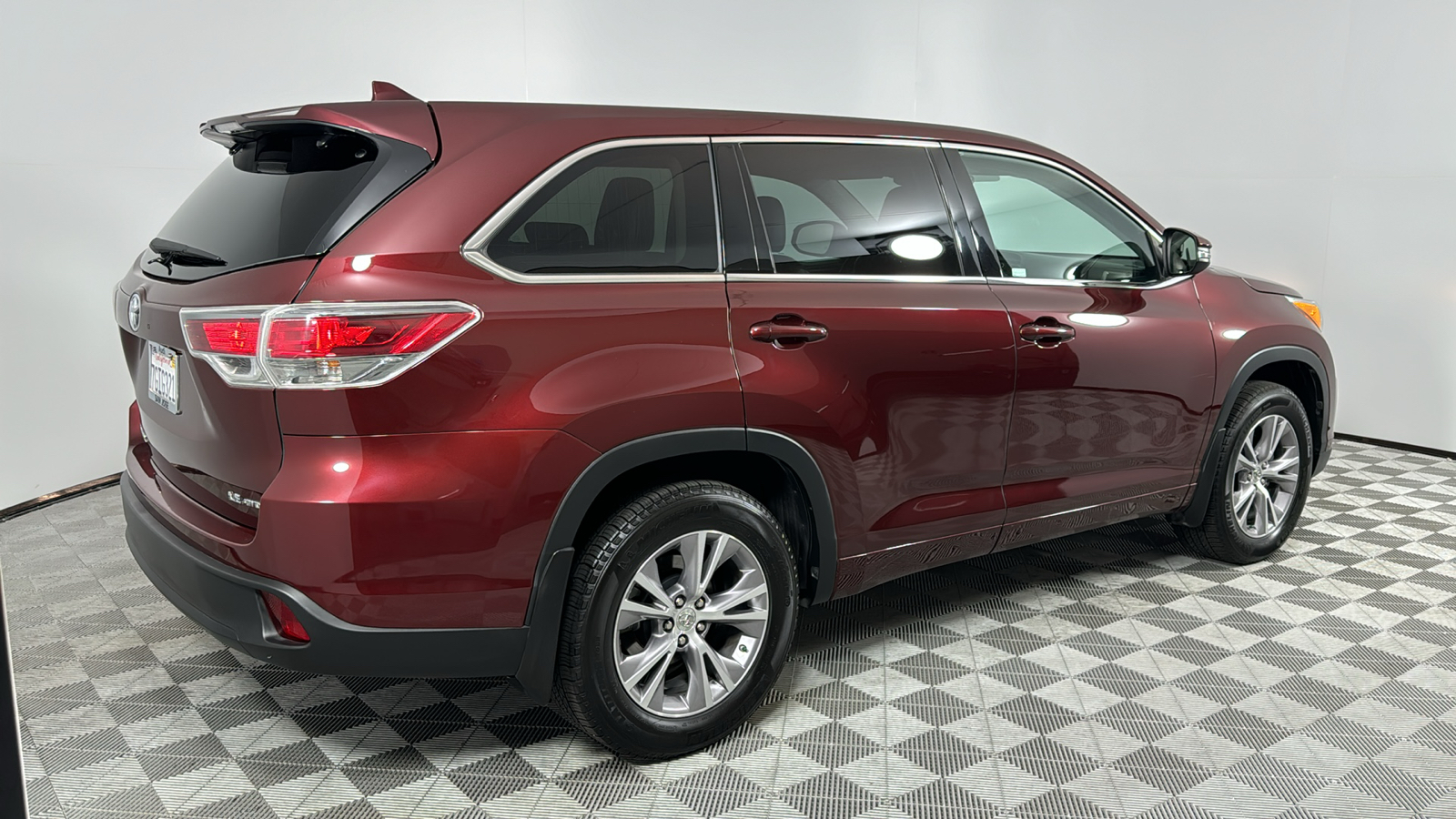 2014 Toyota Highlander LE Plus V6 5