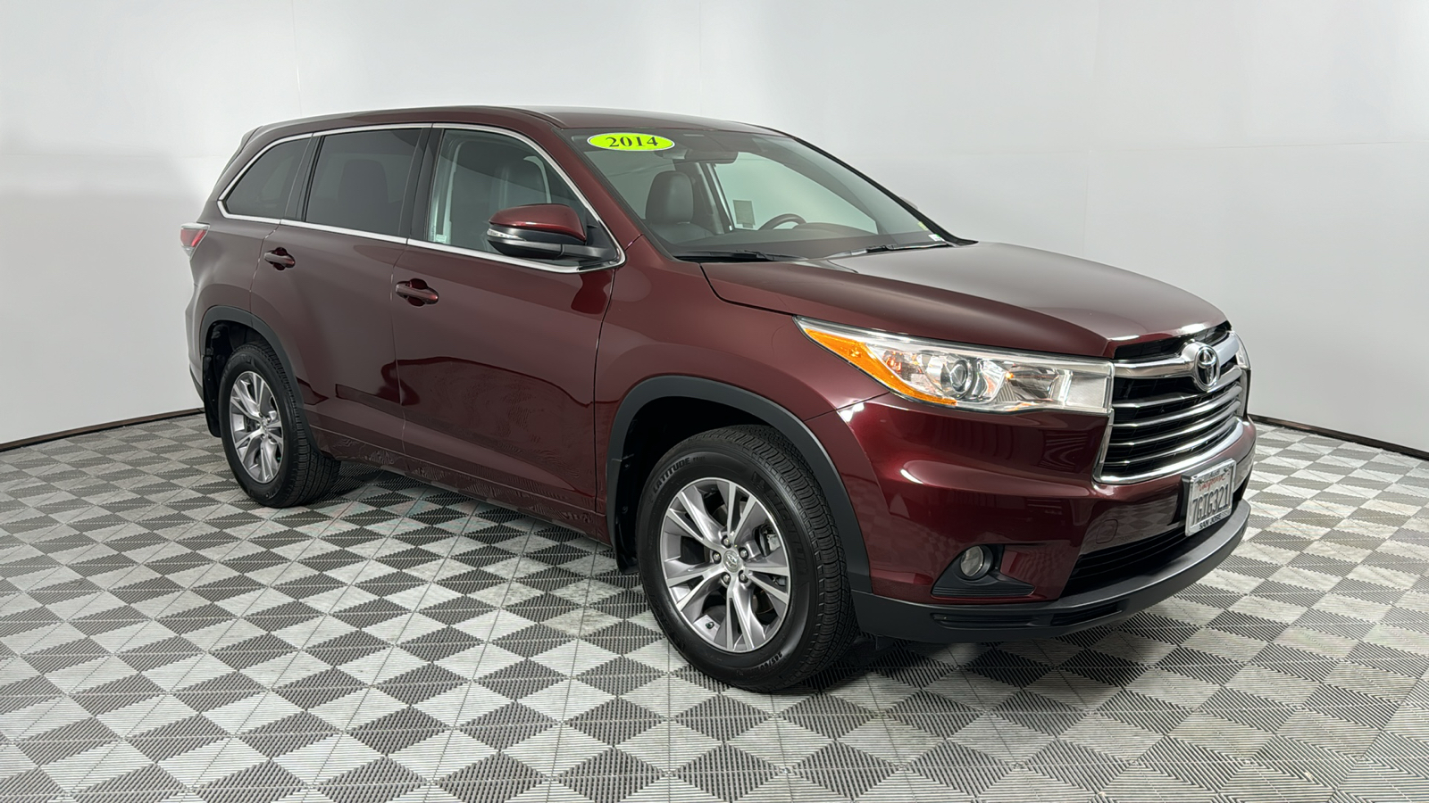 2014 Toyota Highlander LE Plus V6 7