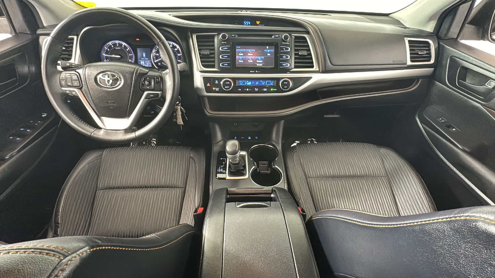 2014 Toyota Highlander LE Plus V6 11