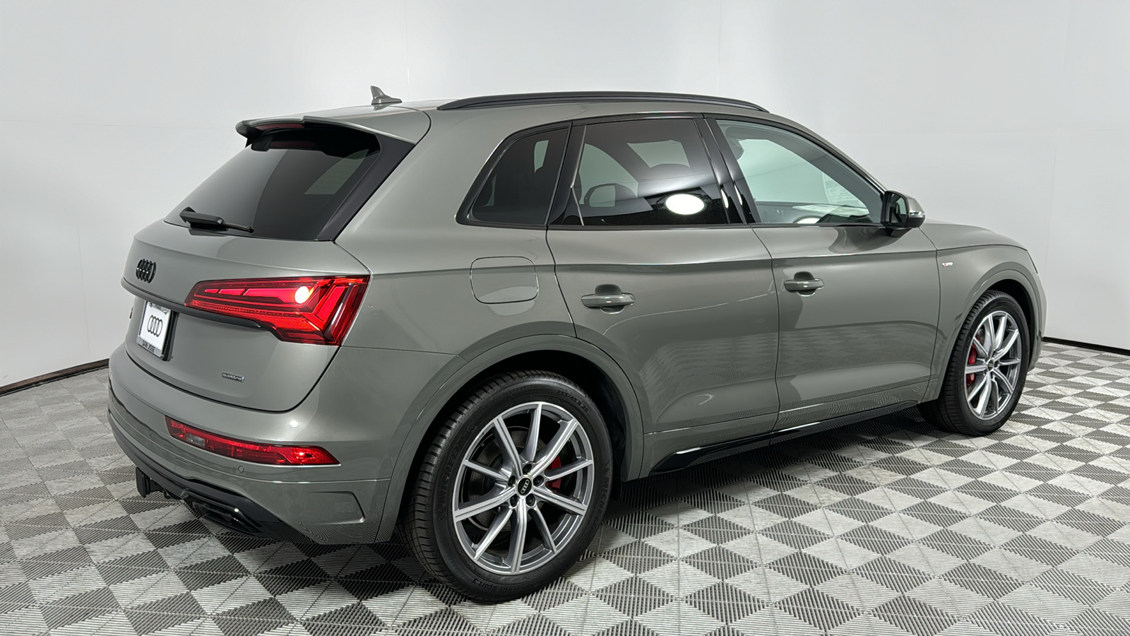 2024 Audi Q5 e  5