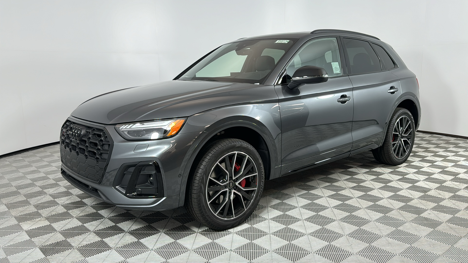 2024 Audi SQ5  1