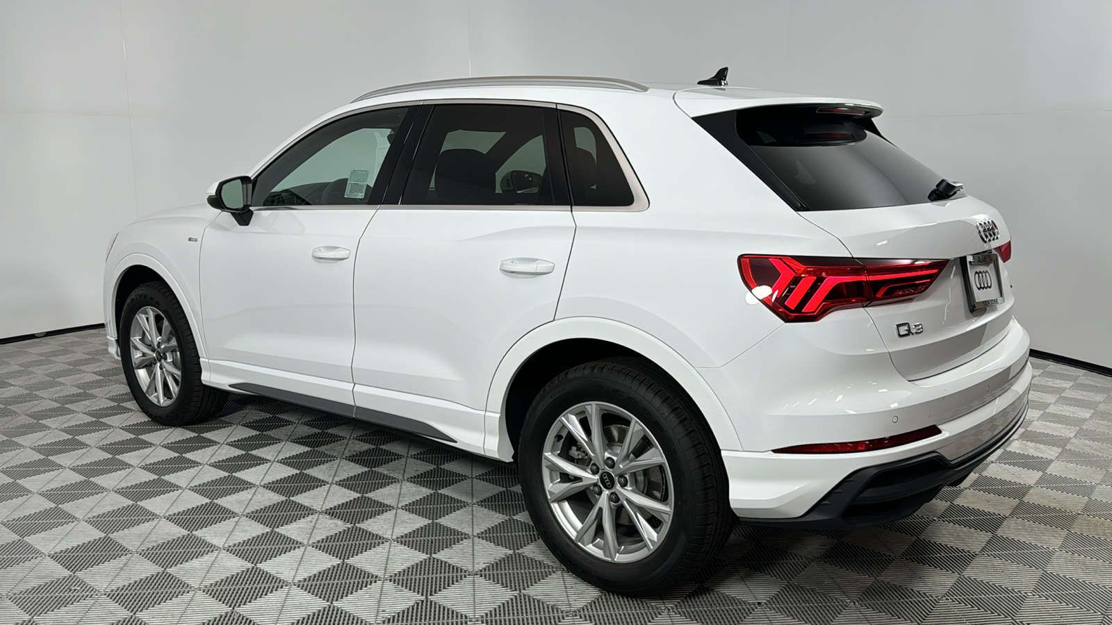 2024 Audi Q3  3