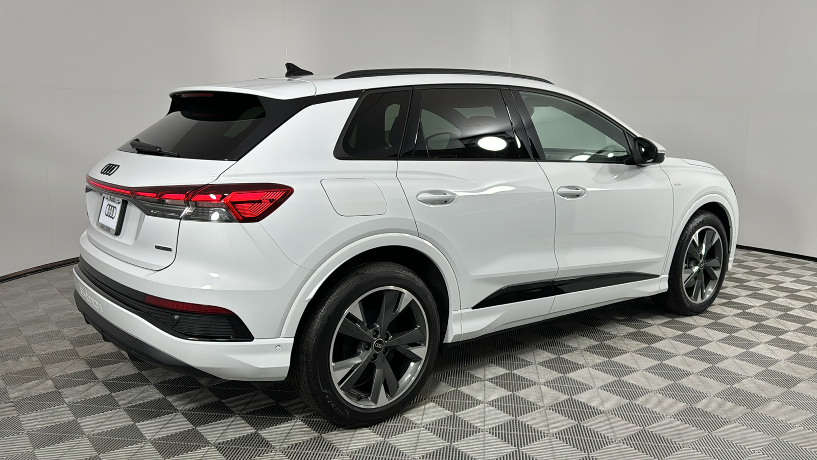 2024 Audi Q4 e-tron  5