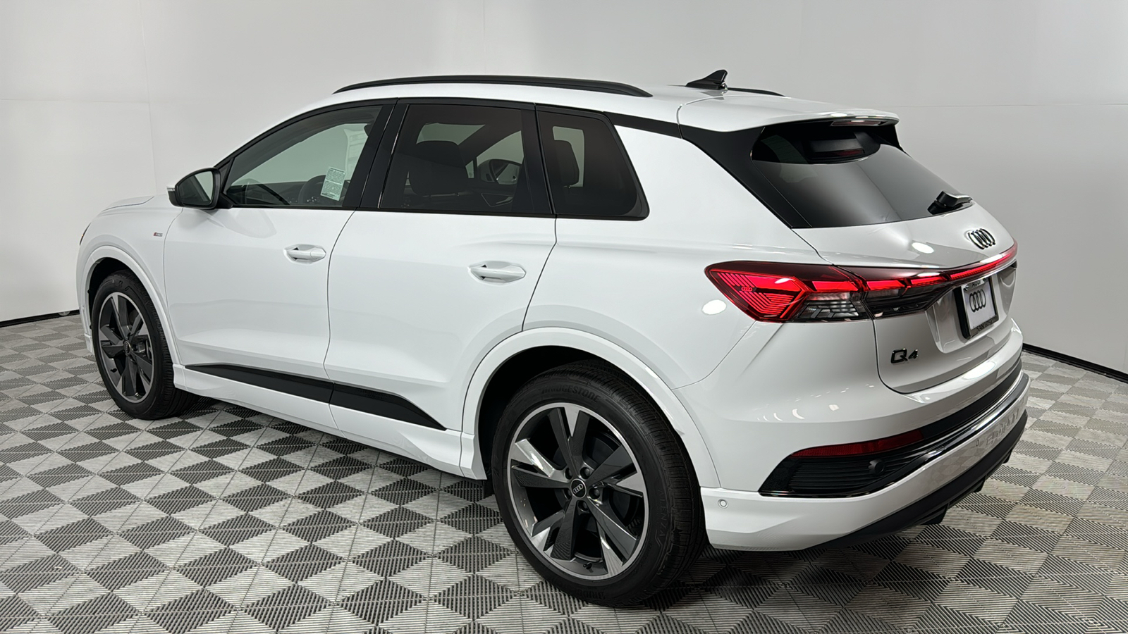 2024 Audi Q4 e-tron  3