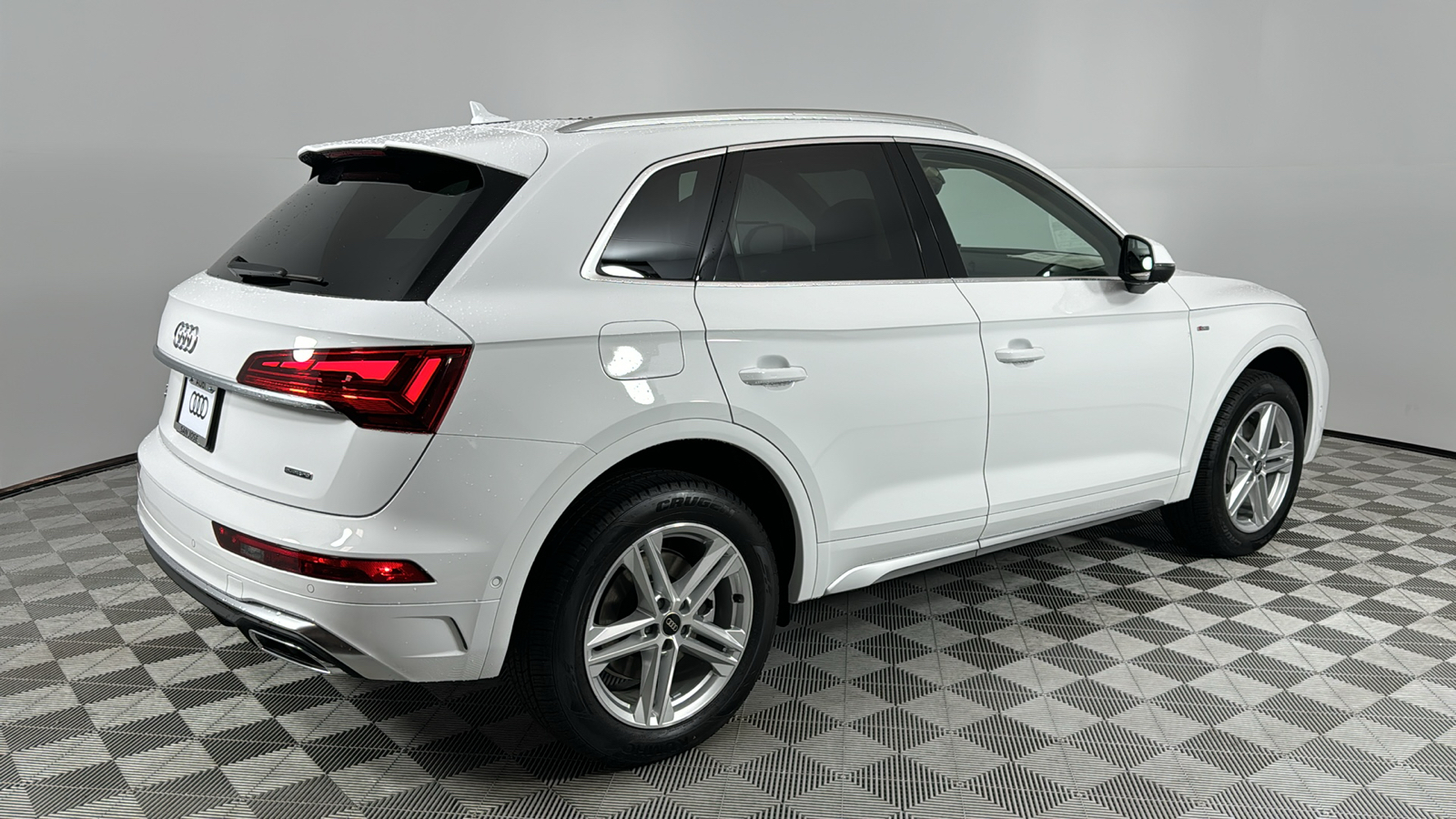 2024 Audi Q5 e  5