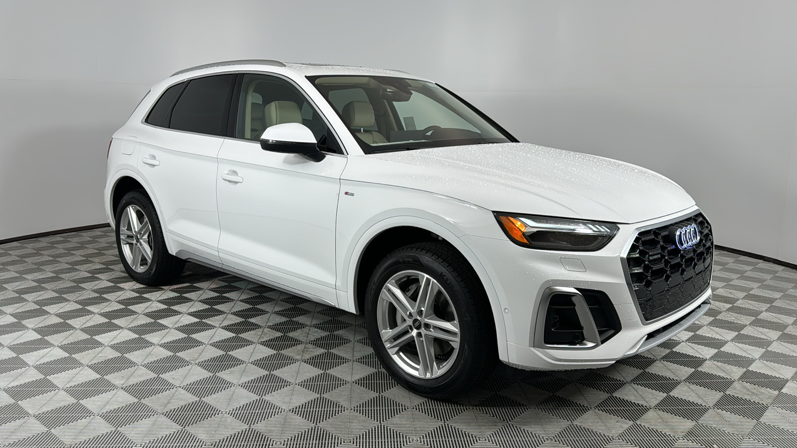 2024 Audi Q5 e  7