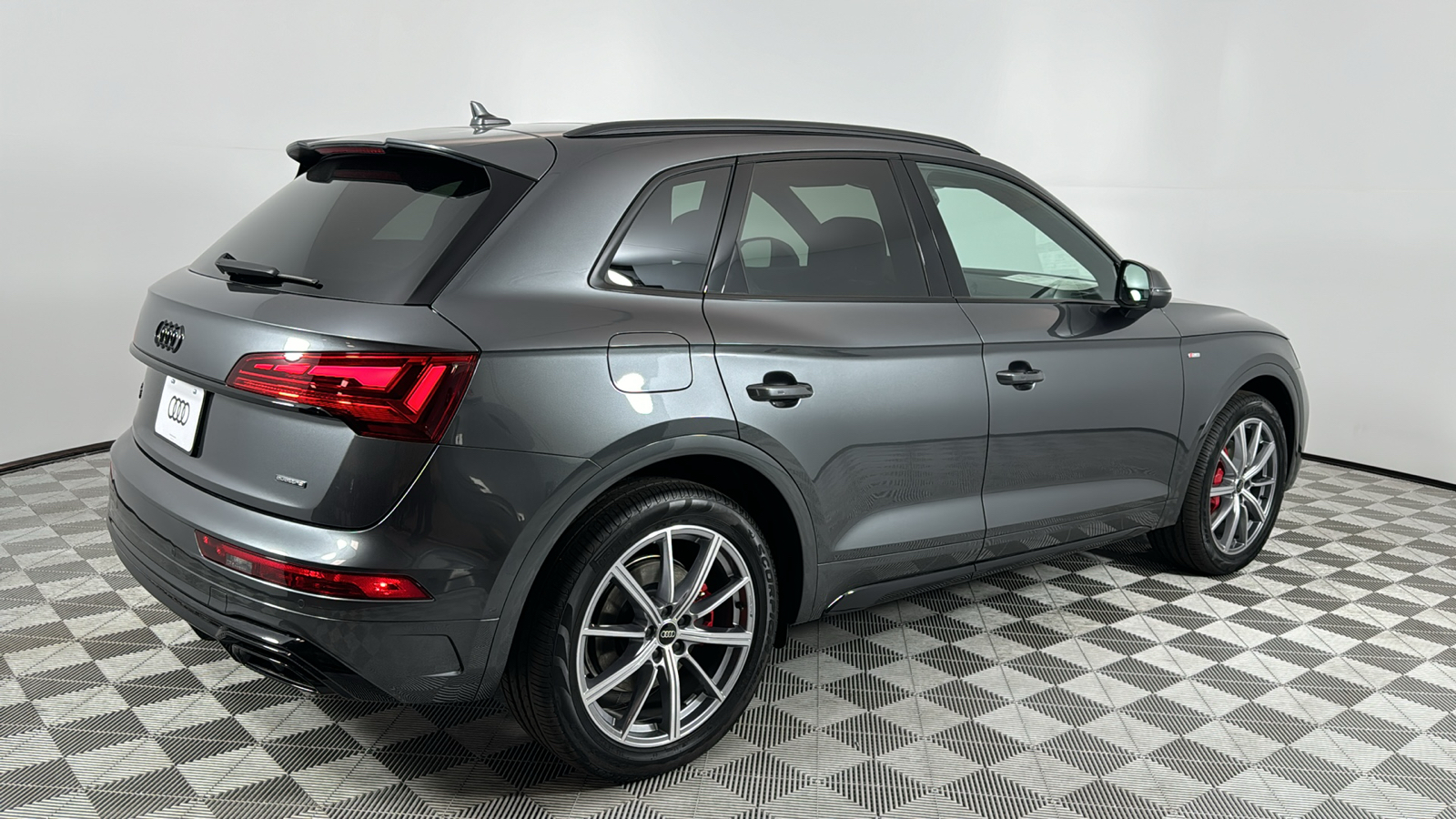 2024 Audi Q5 e  5