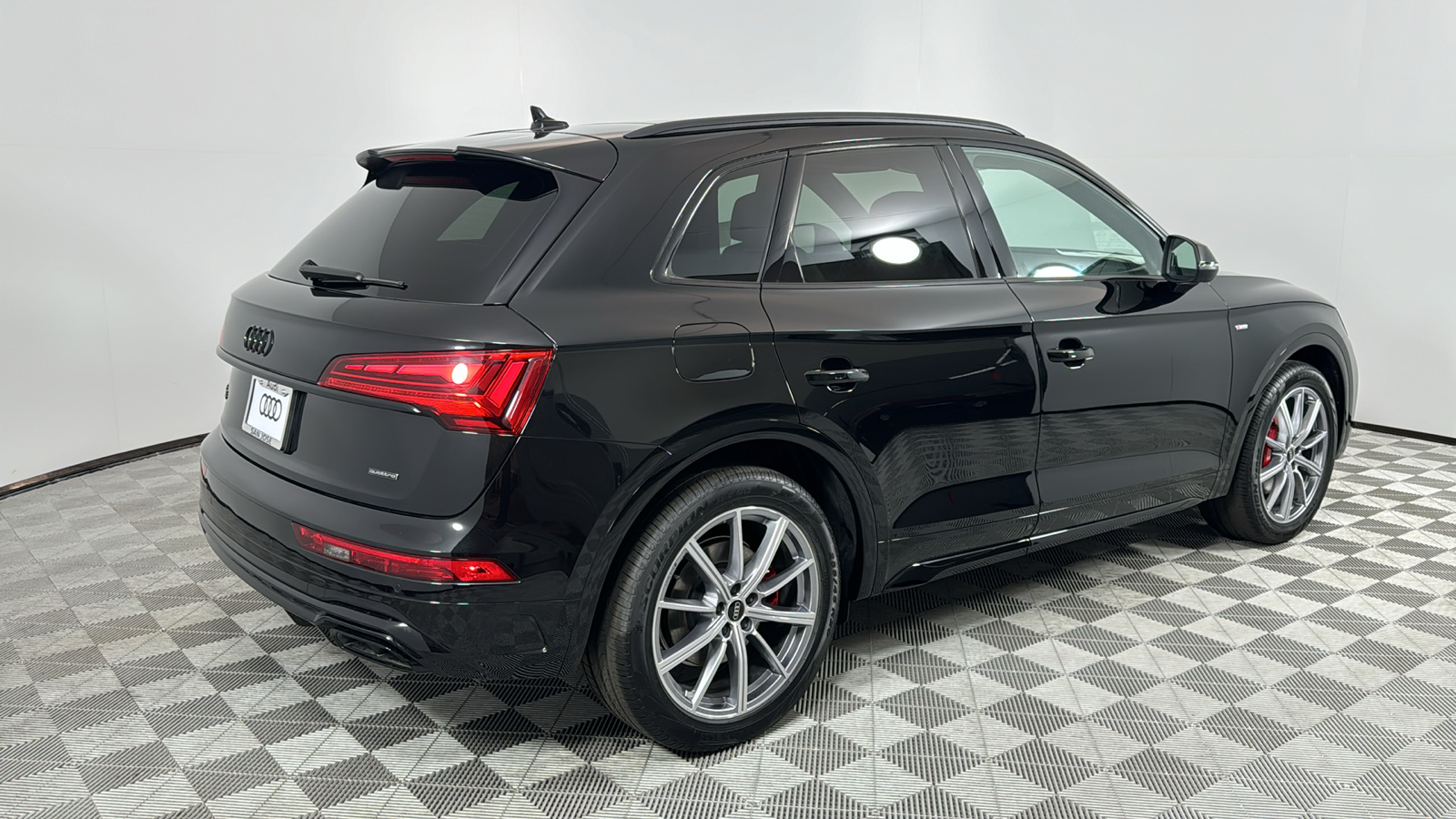 2024 Audi Q5 e  5