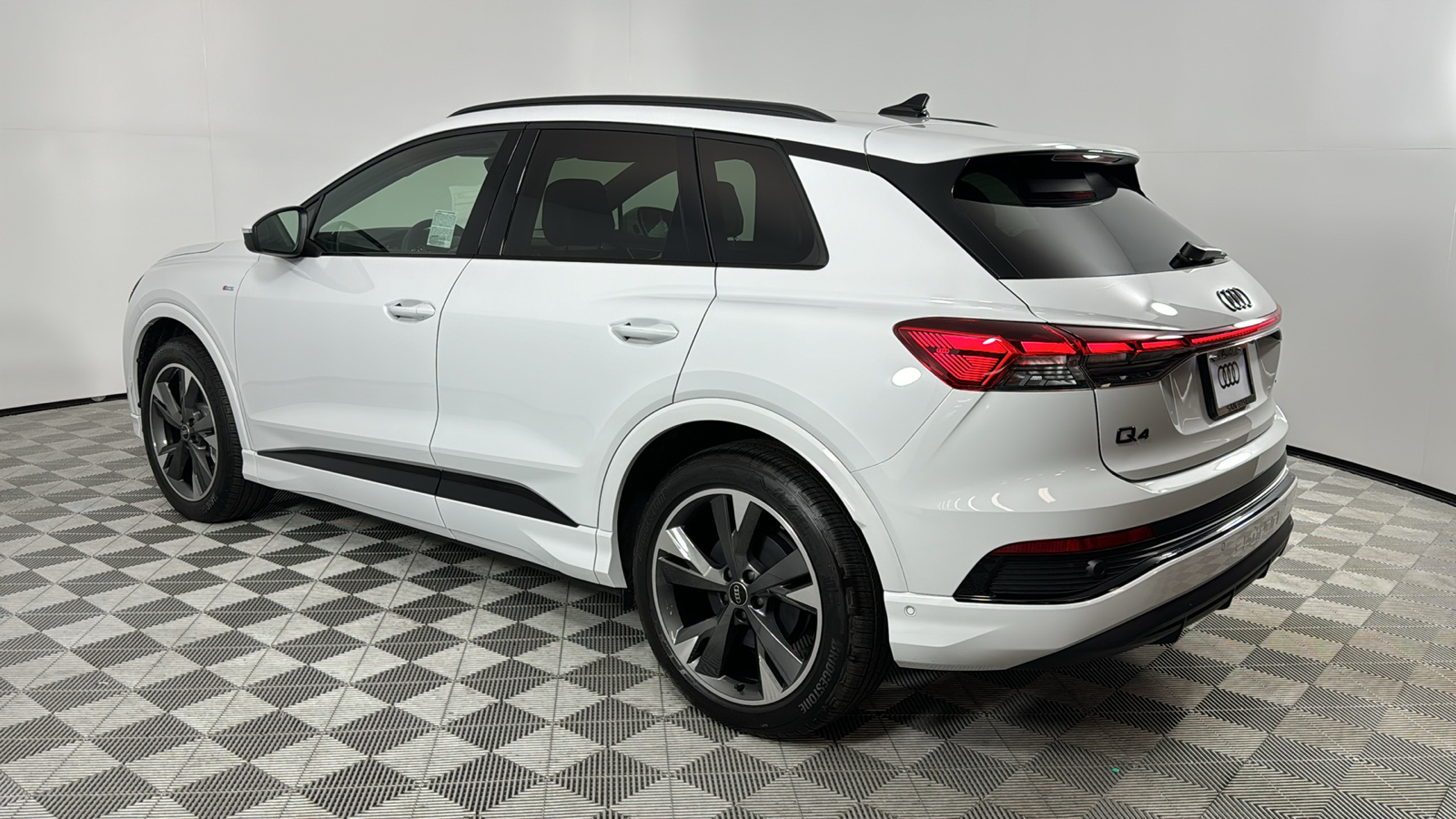 2024 Audi Q4 e-tron  3