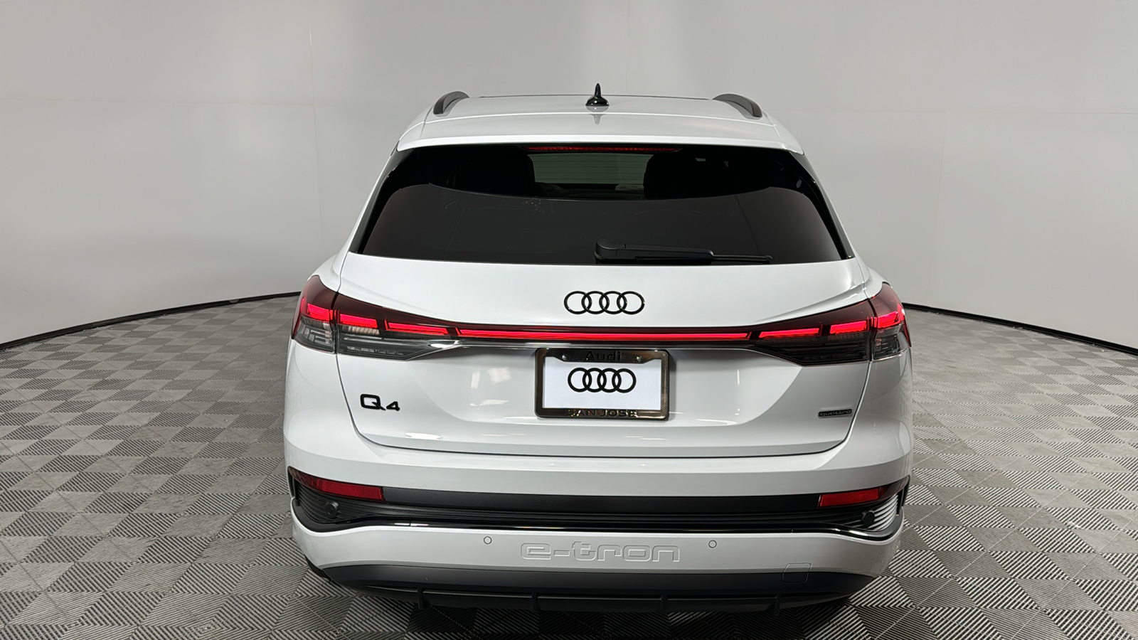 2024 Audi Q4 e-tron  4