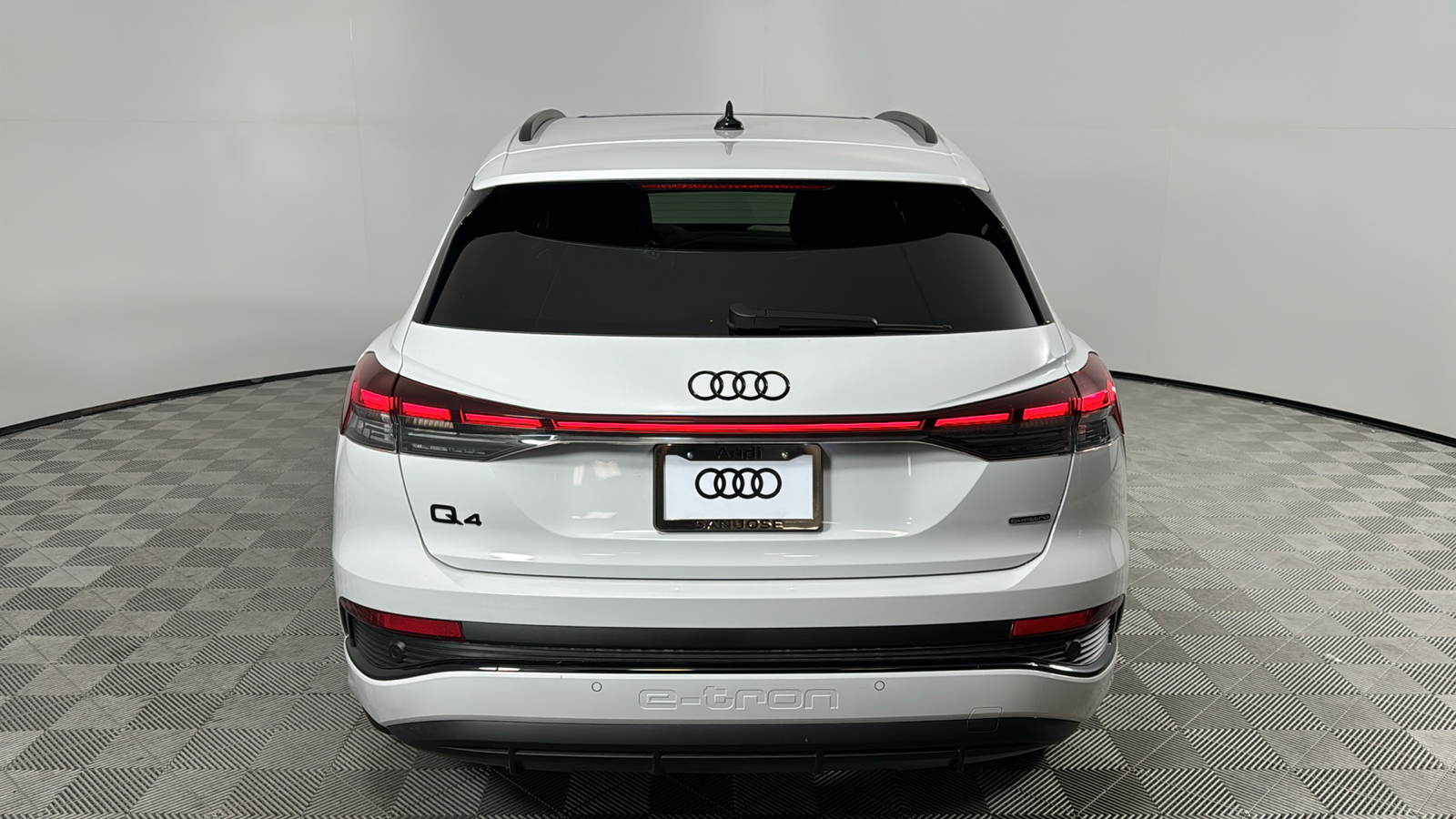 2024 Audi Q4 e-tron  4