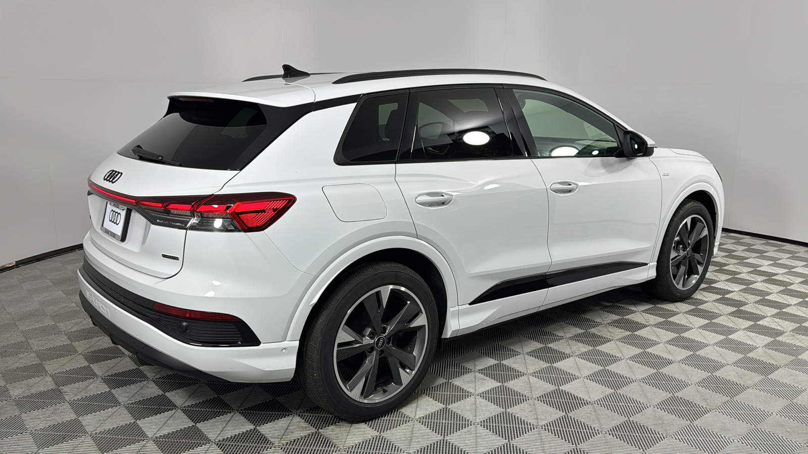 2024 Audi Q4 e-tron  5