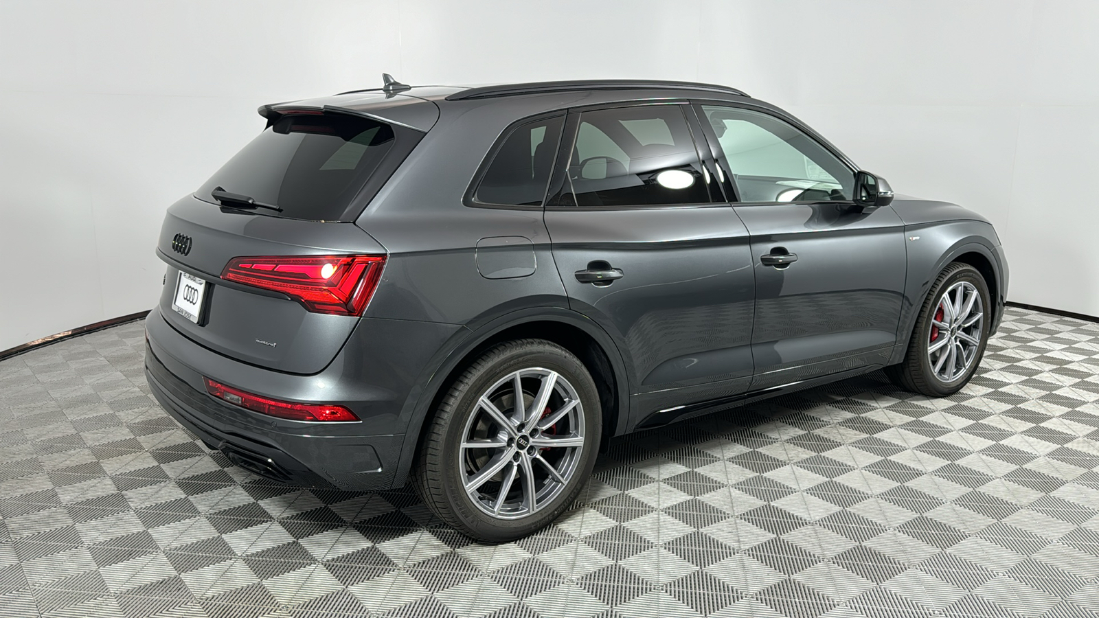 2024 Audi Q5 e  5