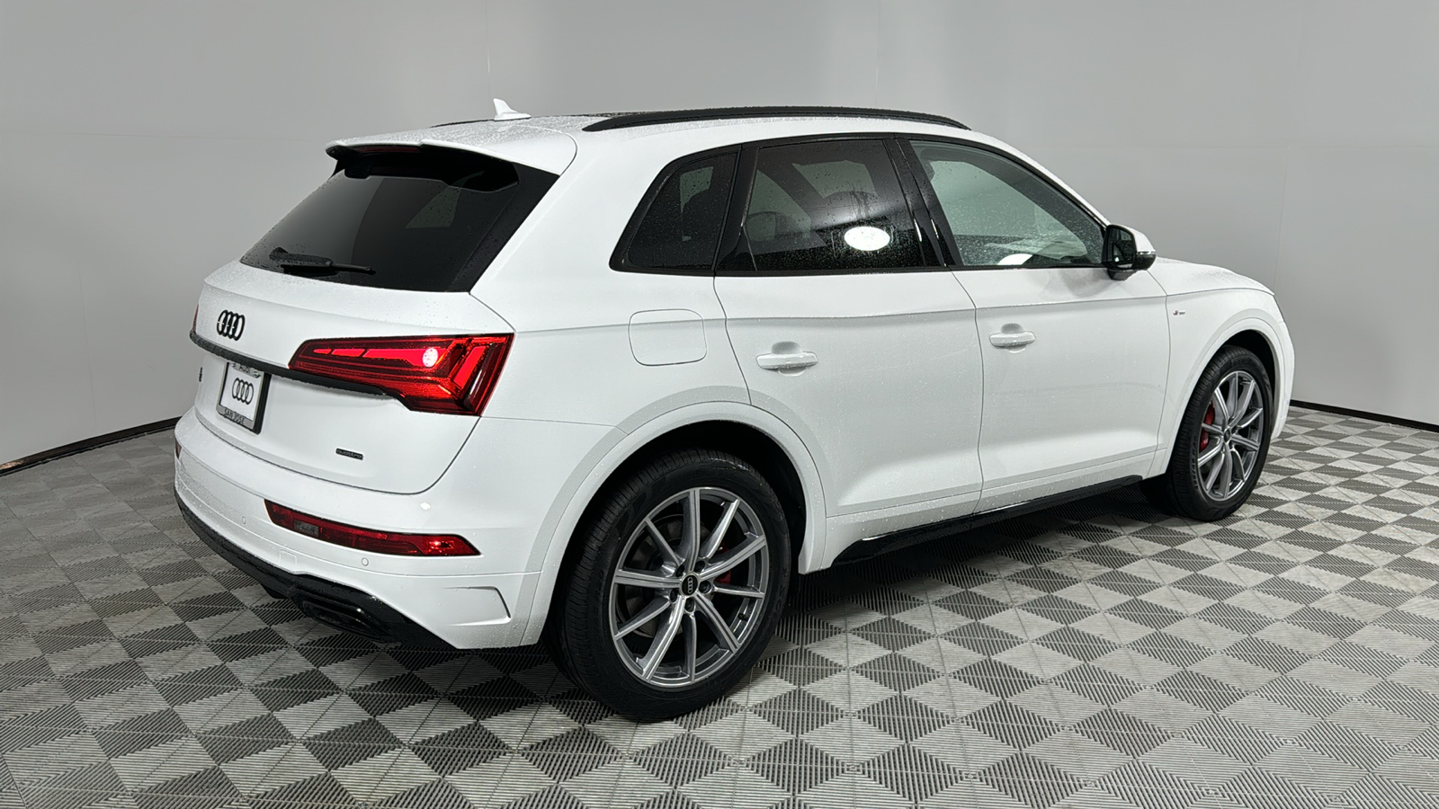 2024 Audi Q5 e  5