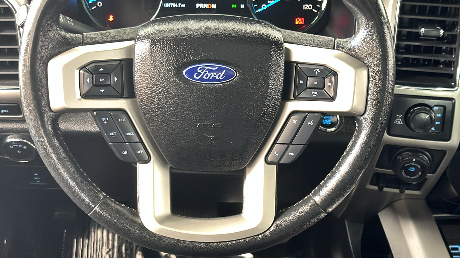 2017 Ford F-150 Lariat 16