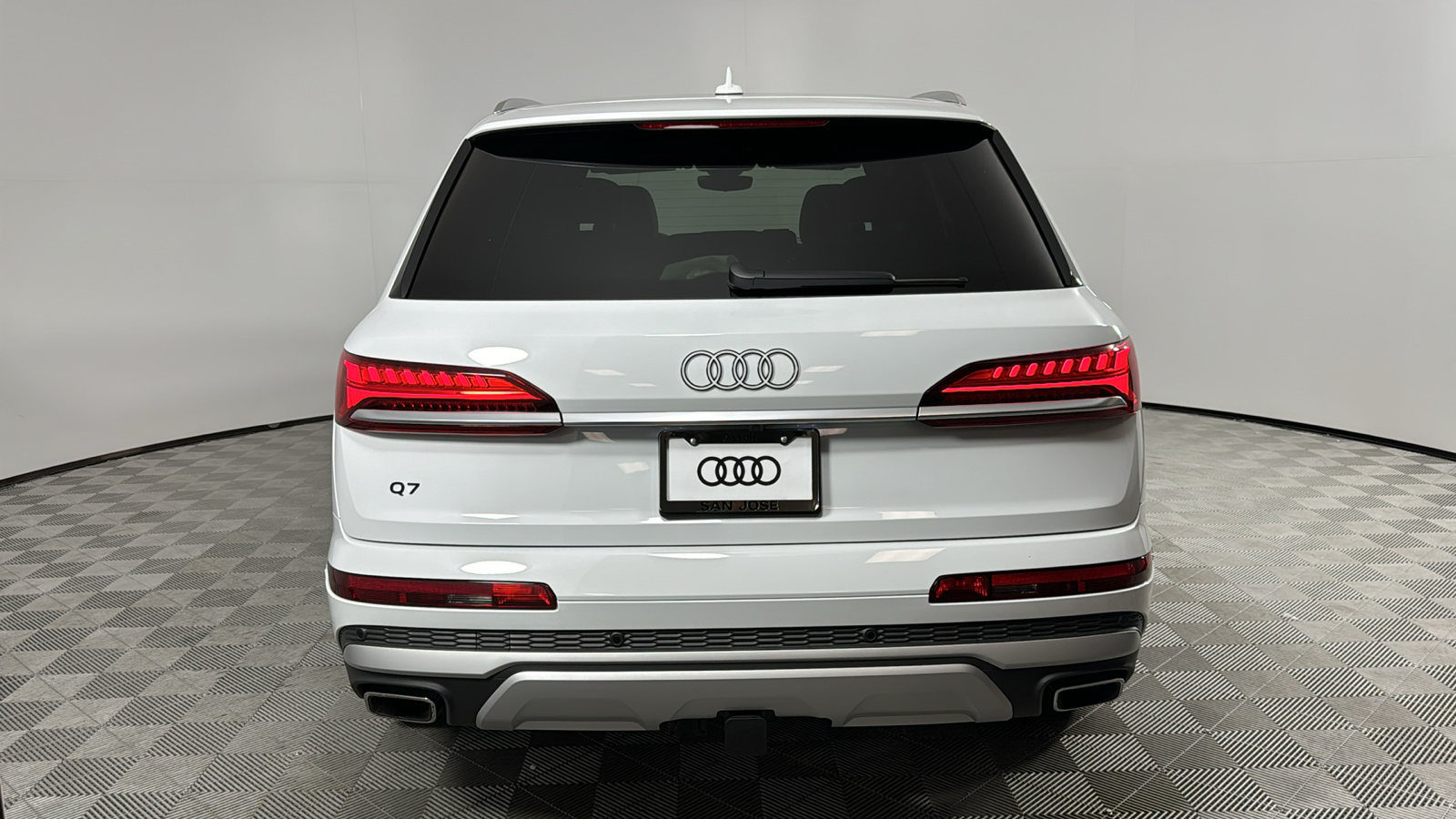 2025 Audi Q7  4