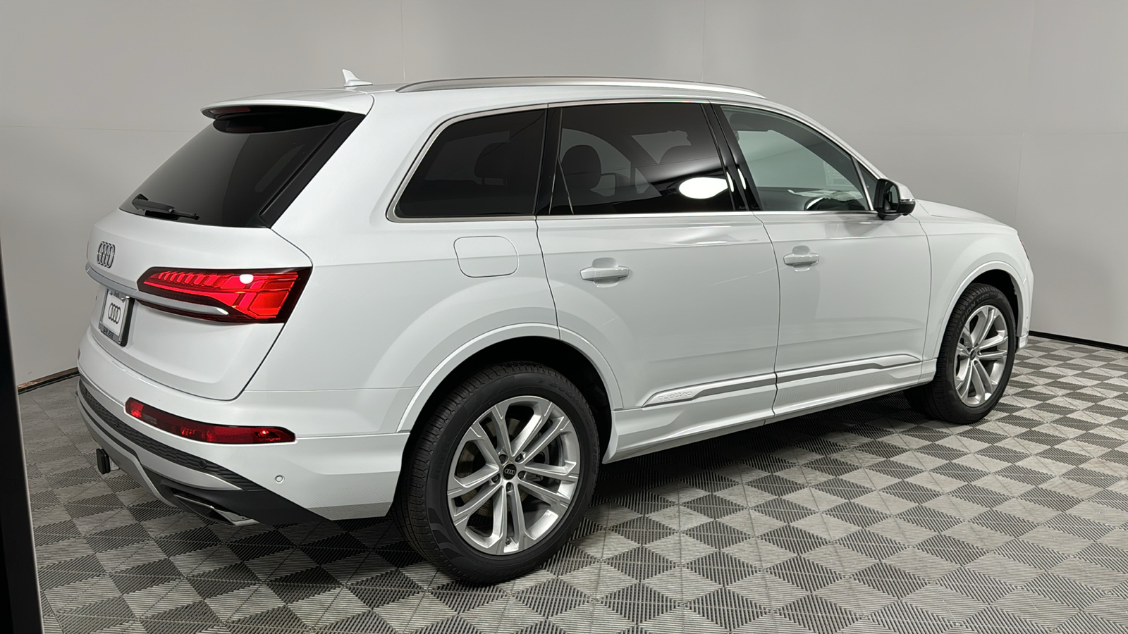 2025 Audi Q7  5