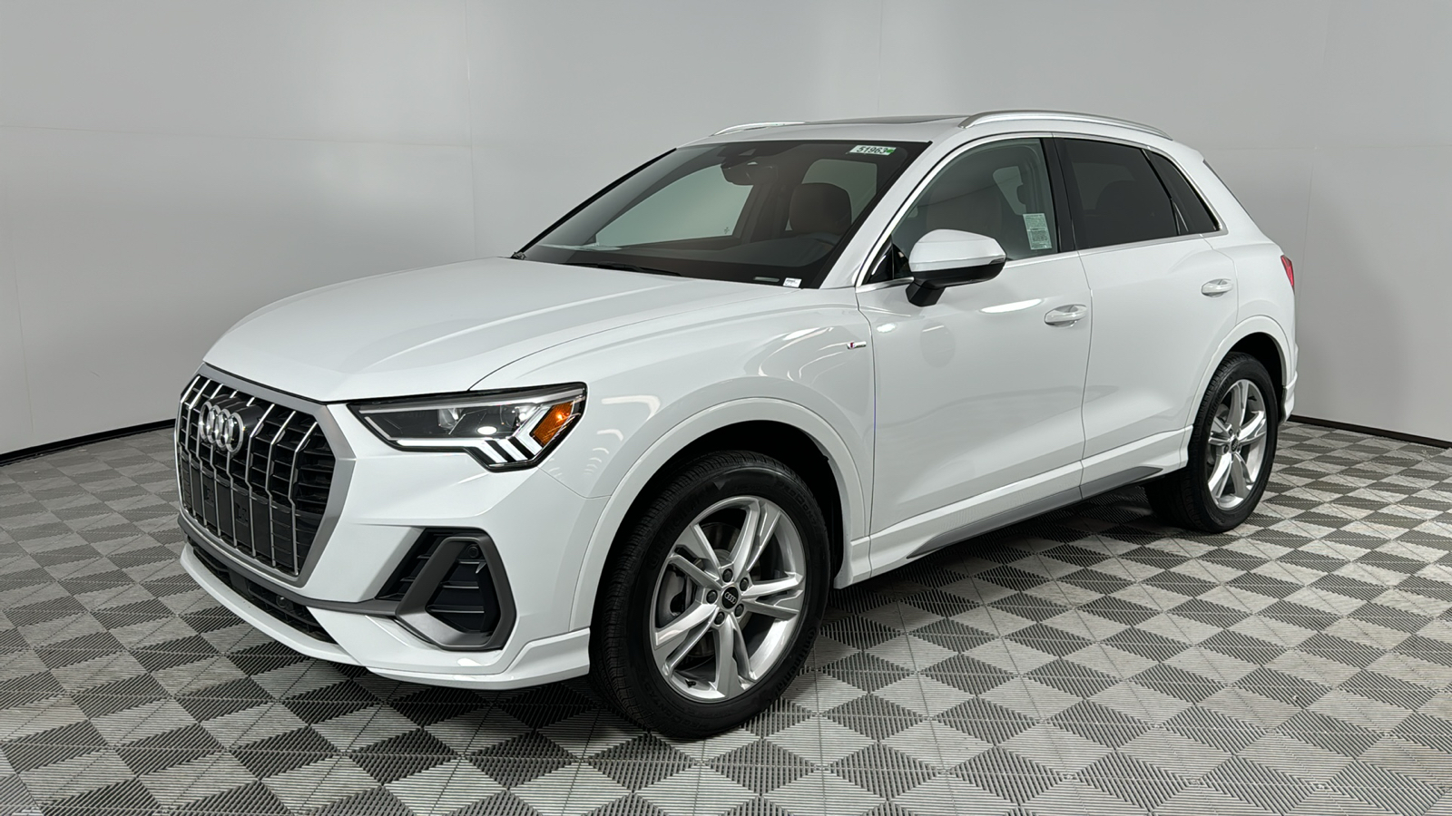 2024 Audi Q3  1