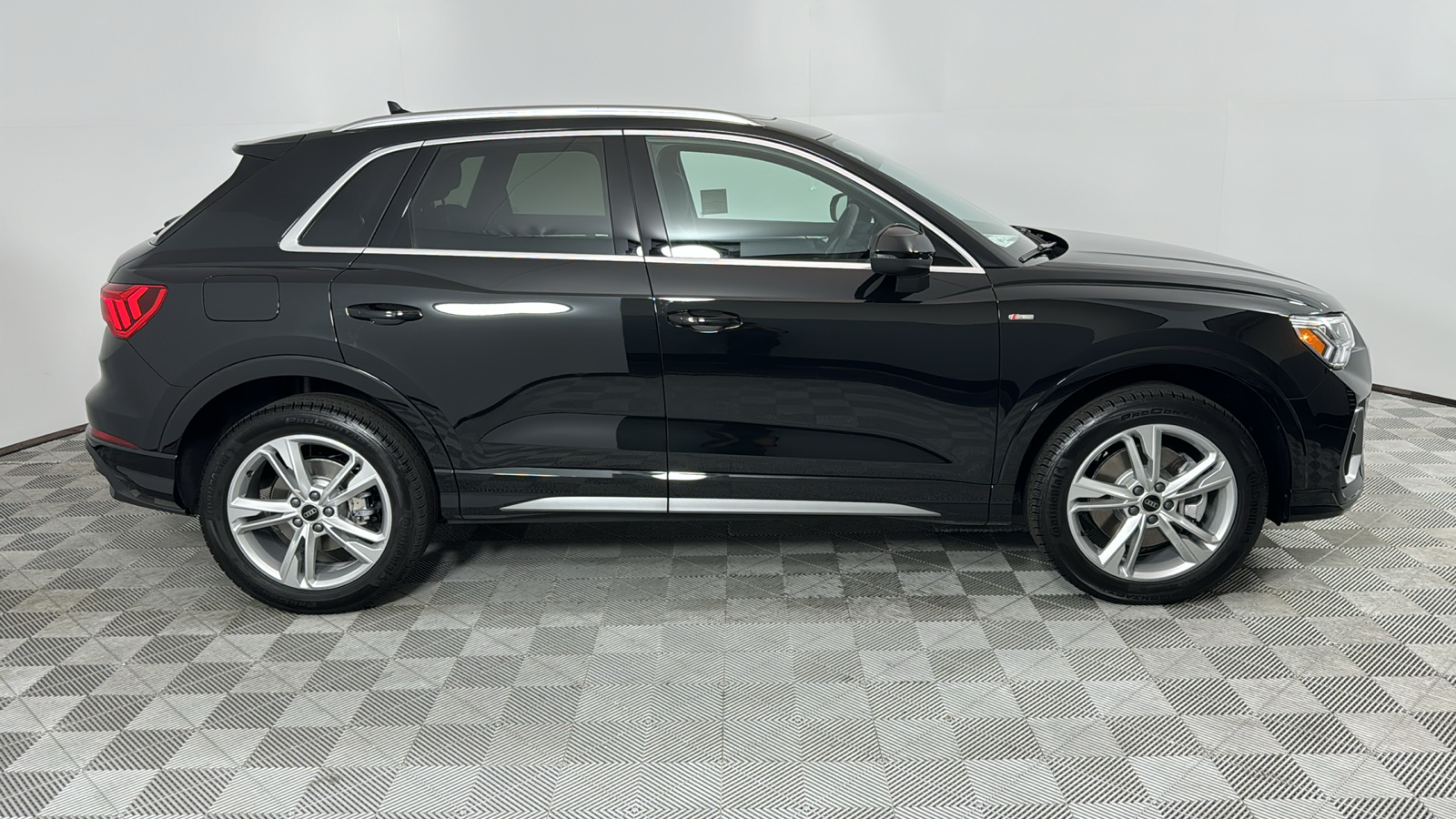 2024 Audi Q3  6