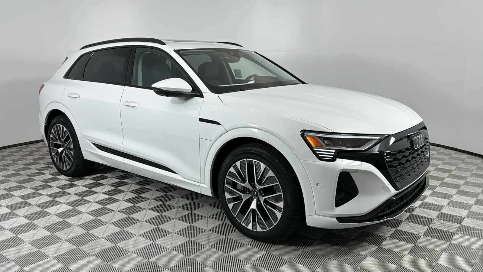 2024 Audi Q8 e-tron  7